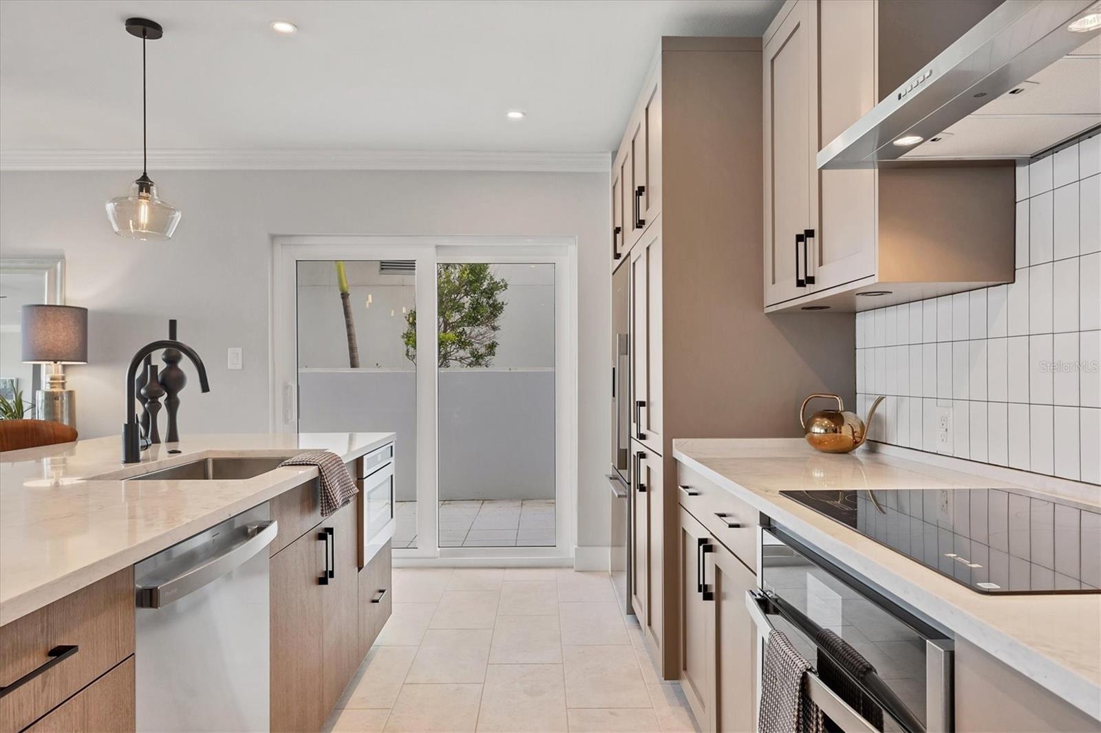 226 GOLDEN GATE PT #12, SARASOTA, FL, 34236