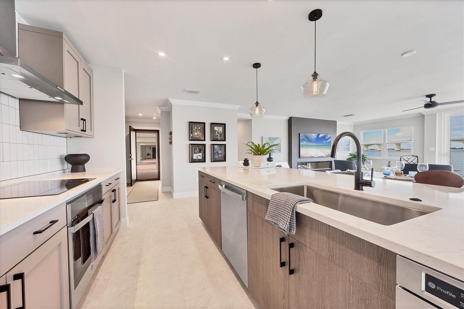 226 GOLDEN GATE PT #12, SARASOTA, FL, 34236