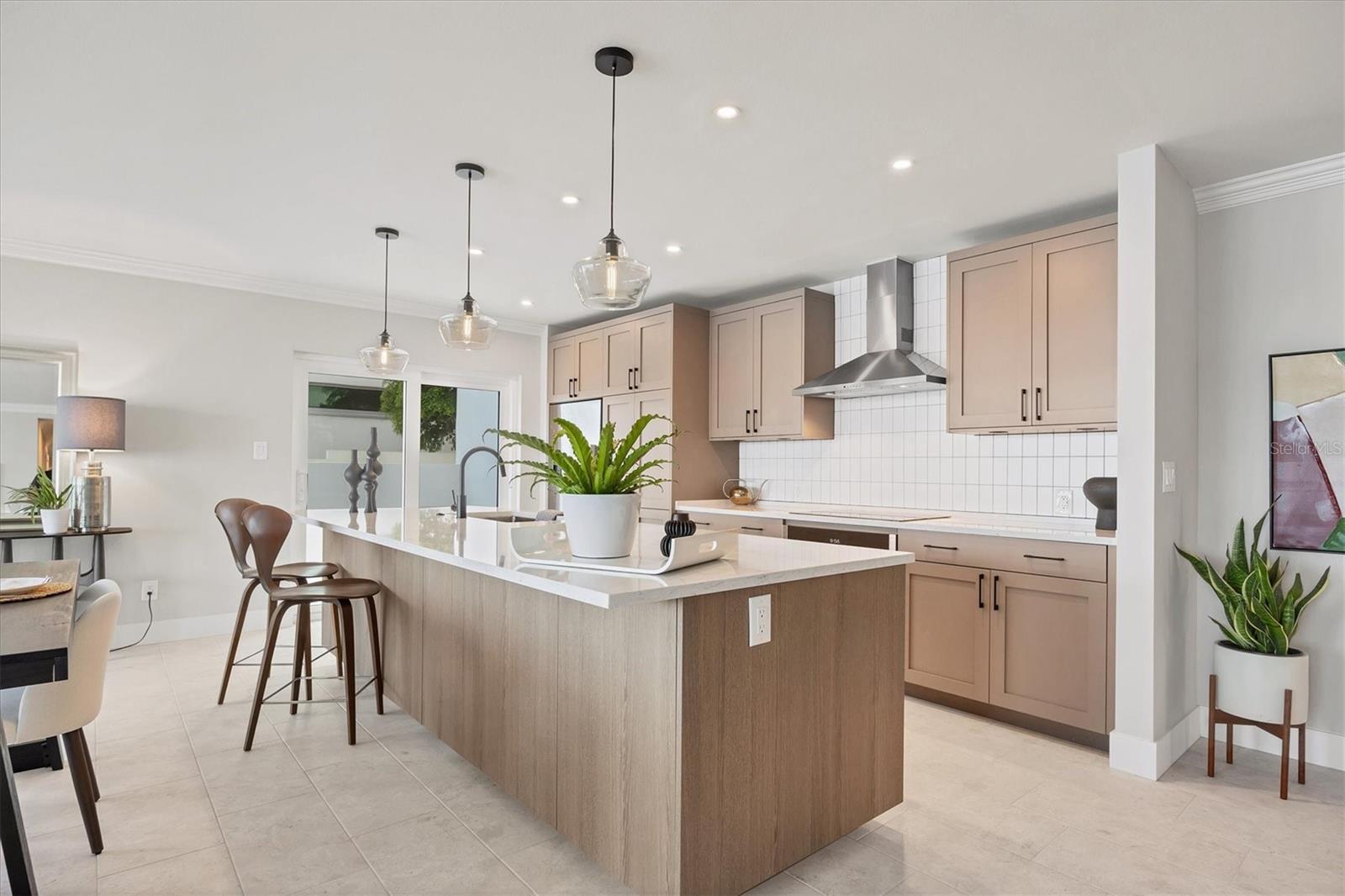 226 GOLDEN GATE PT #12, SARASOTA, FL, 34236