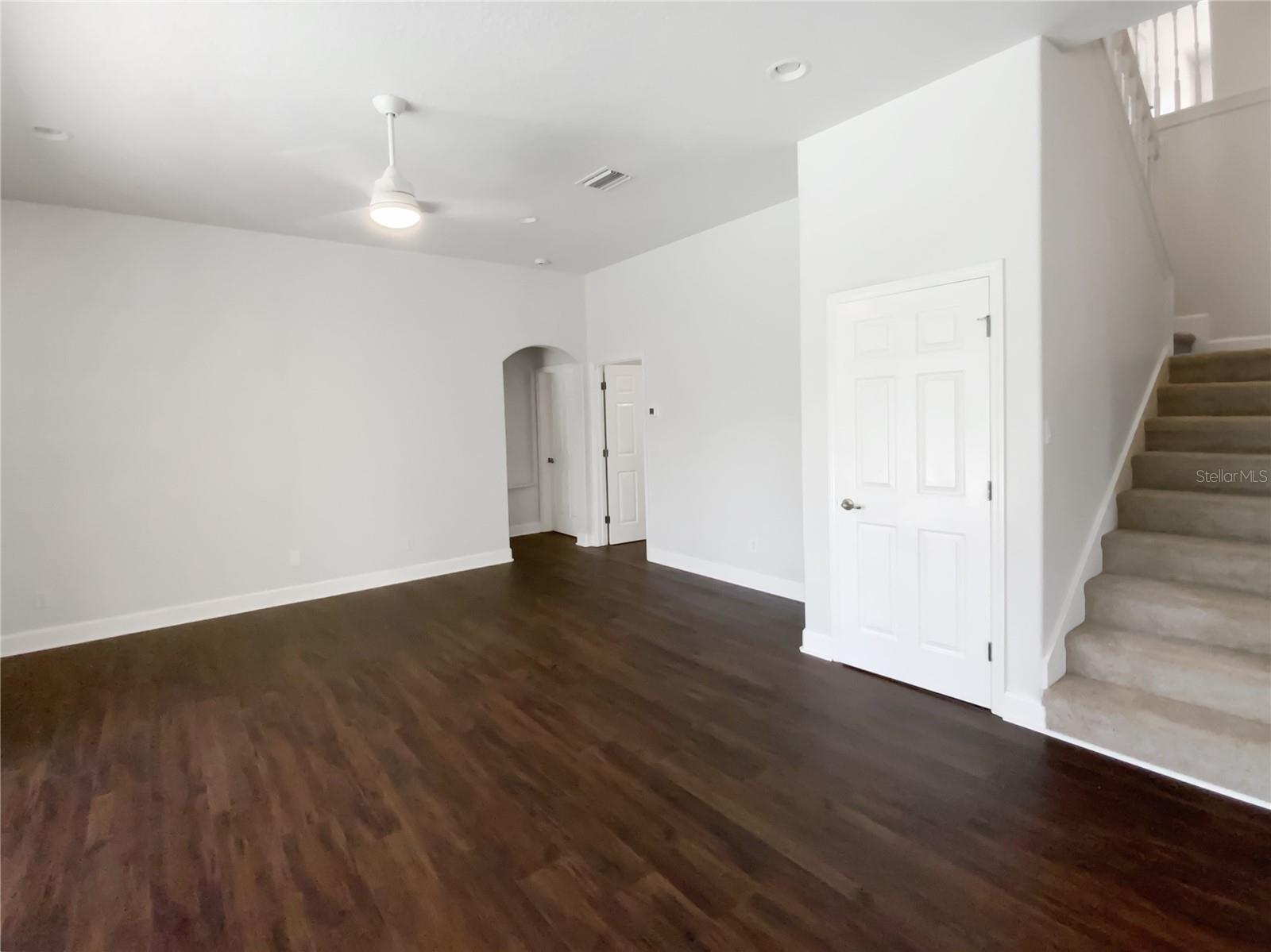 O6326082 Property Photo