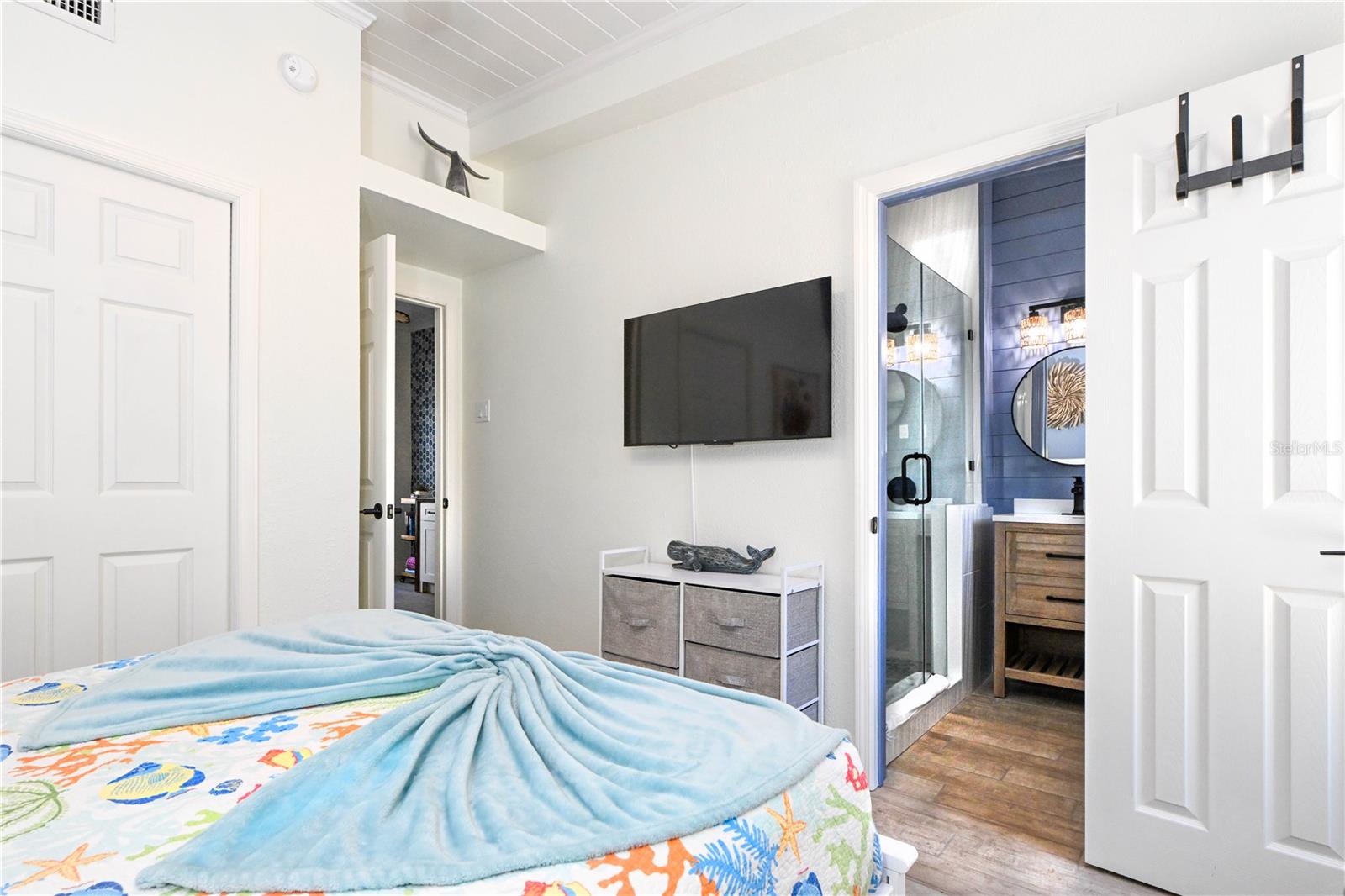 19530 GULF BLVD #1A, INDIAN SHORES, FL, 33785