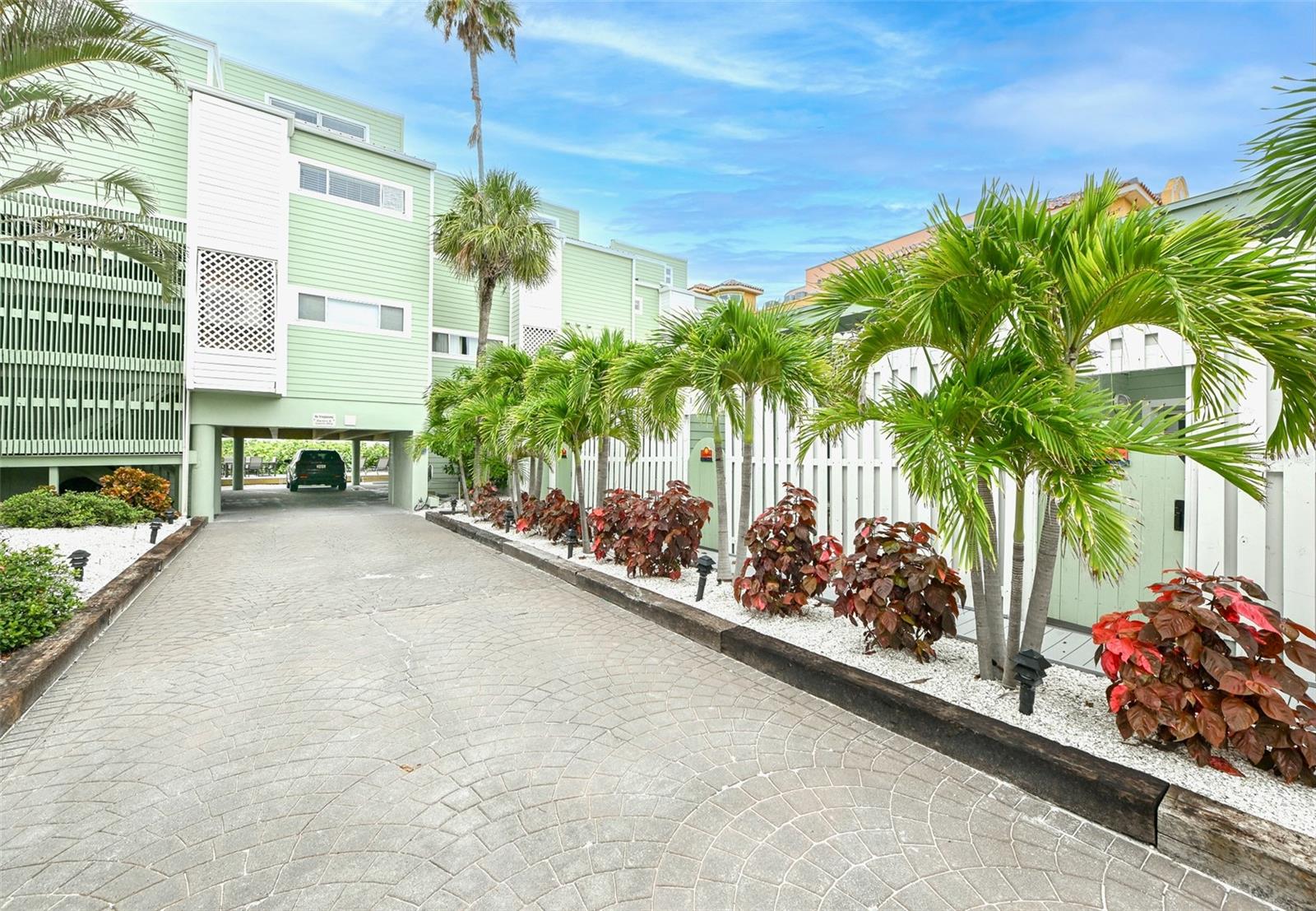 19530 GULF BLVD #1A, INDIAN SHORES, FL, 33785