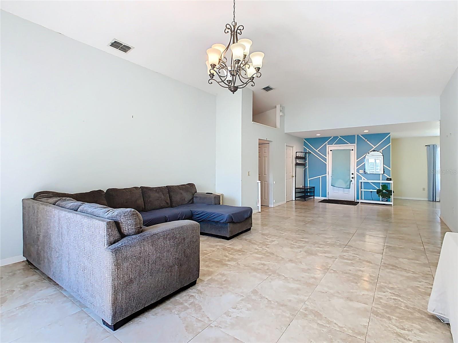 909 1/2 VALENTINA DR, DUNDEE, FL, 33838