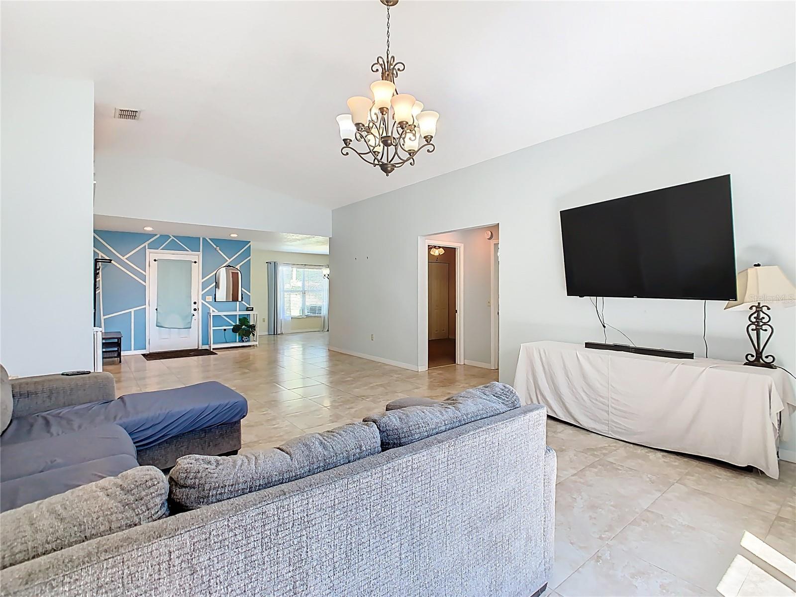 909 1/2 VALENTINA DR, DUNDEE, FL, 33838