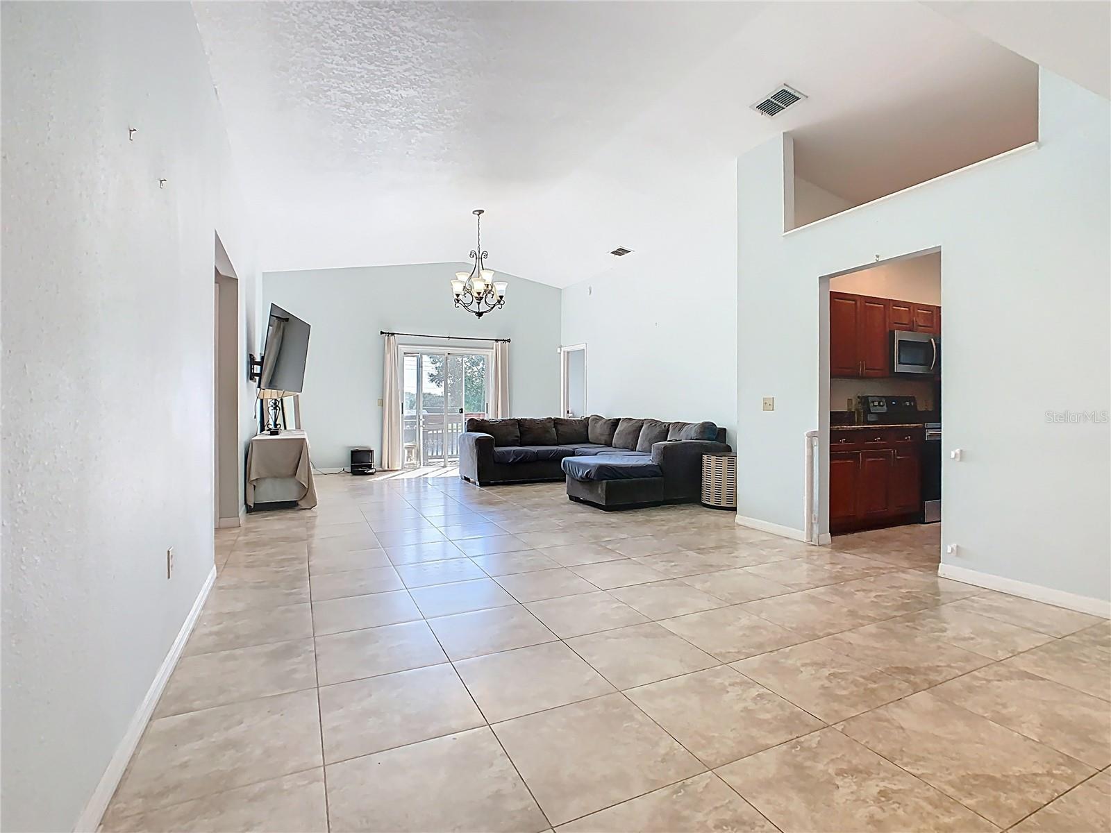 909 1/2 VALENTINA DR, DUNDEE, FL, 33838