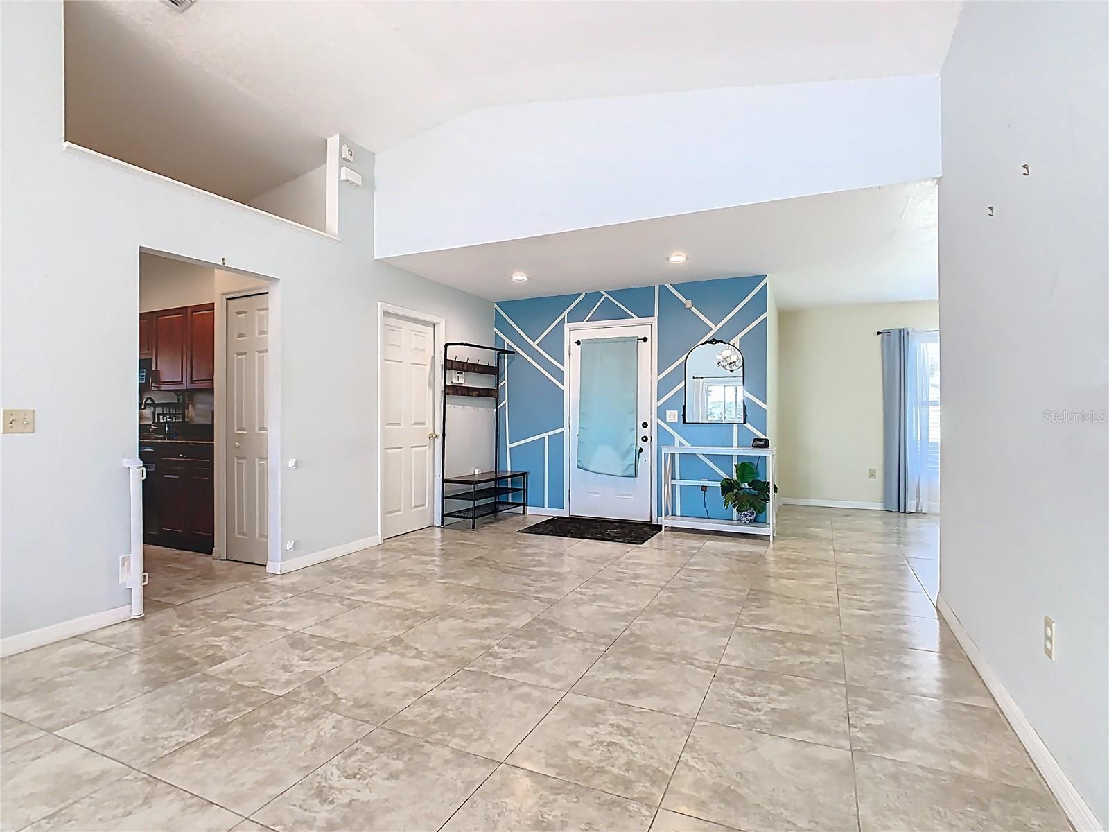 909 1/2 VALENTINA DR, DUNDEE, FL, 33838