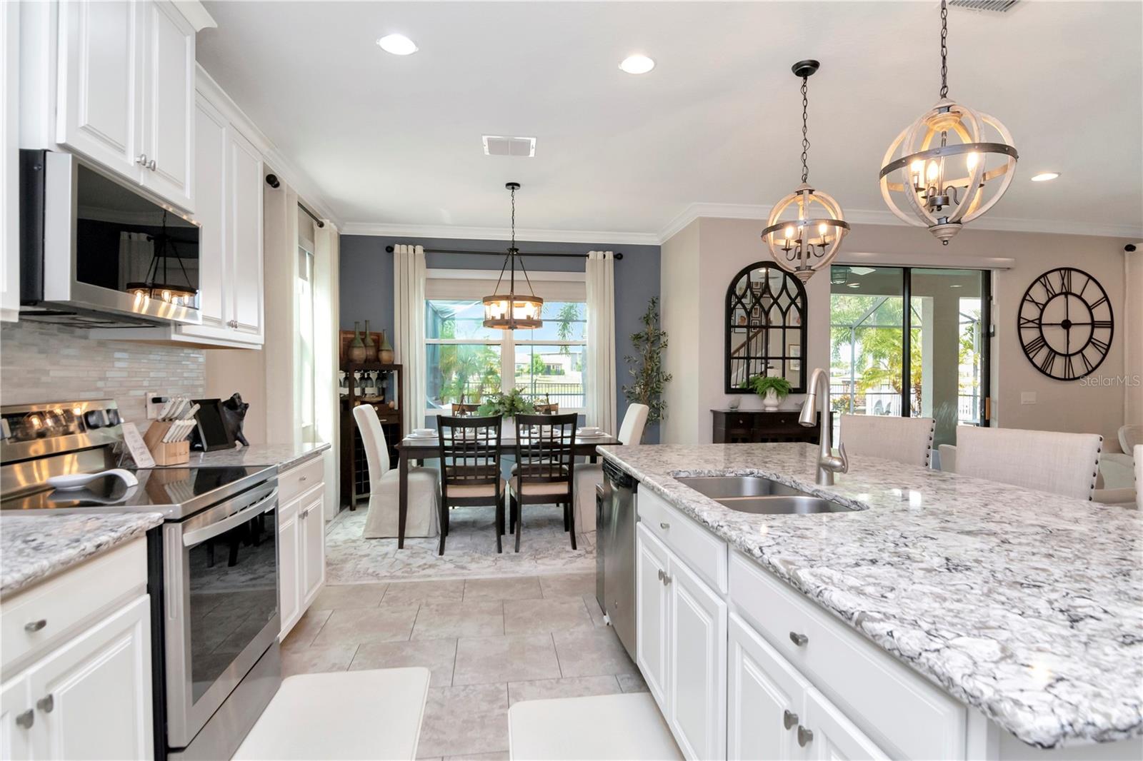 11425 LELAND GROVES DR, RIVERVIEW, FL, 33579