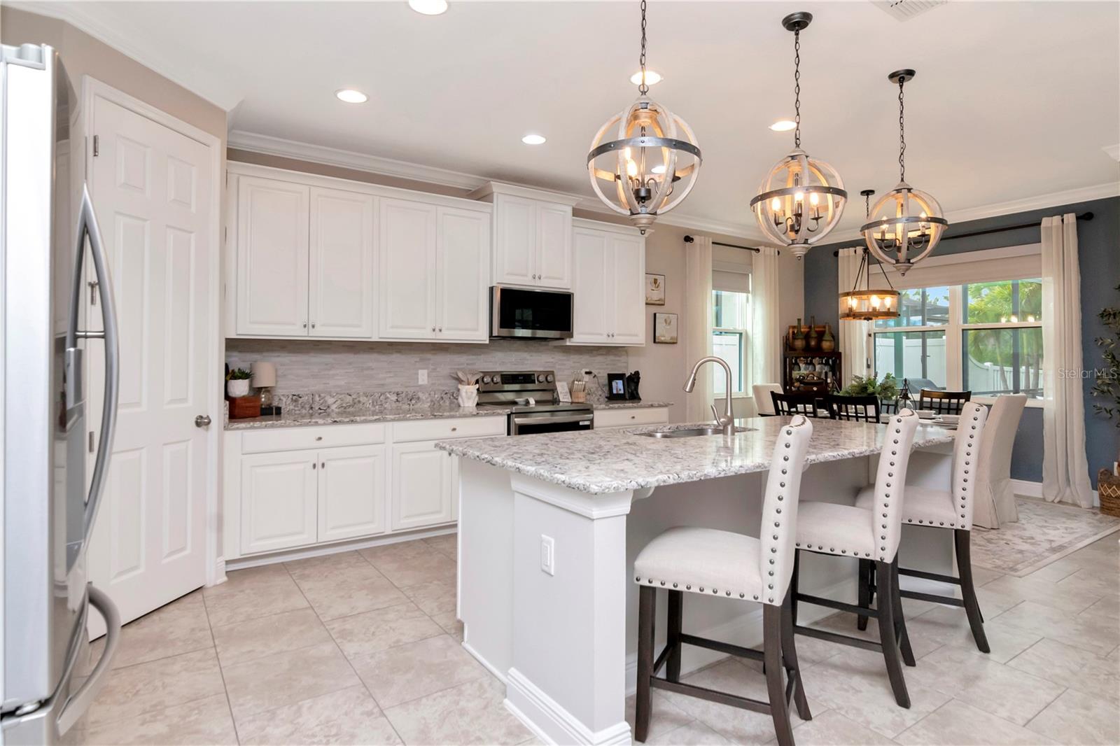 11425 LELAND GROVES DR, RIVERVIEW, FL, 33579