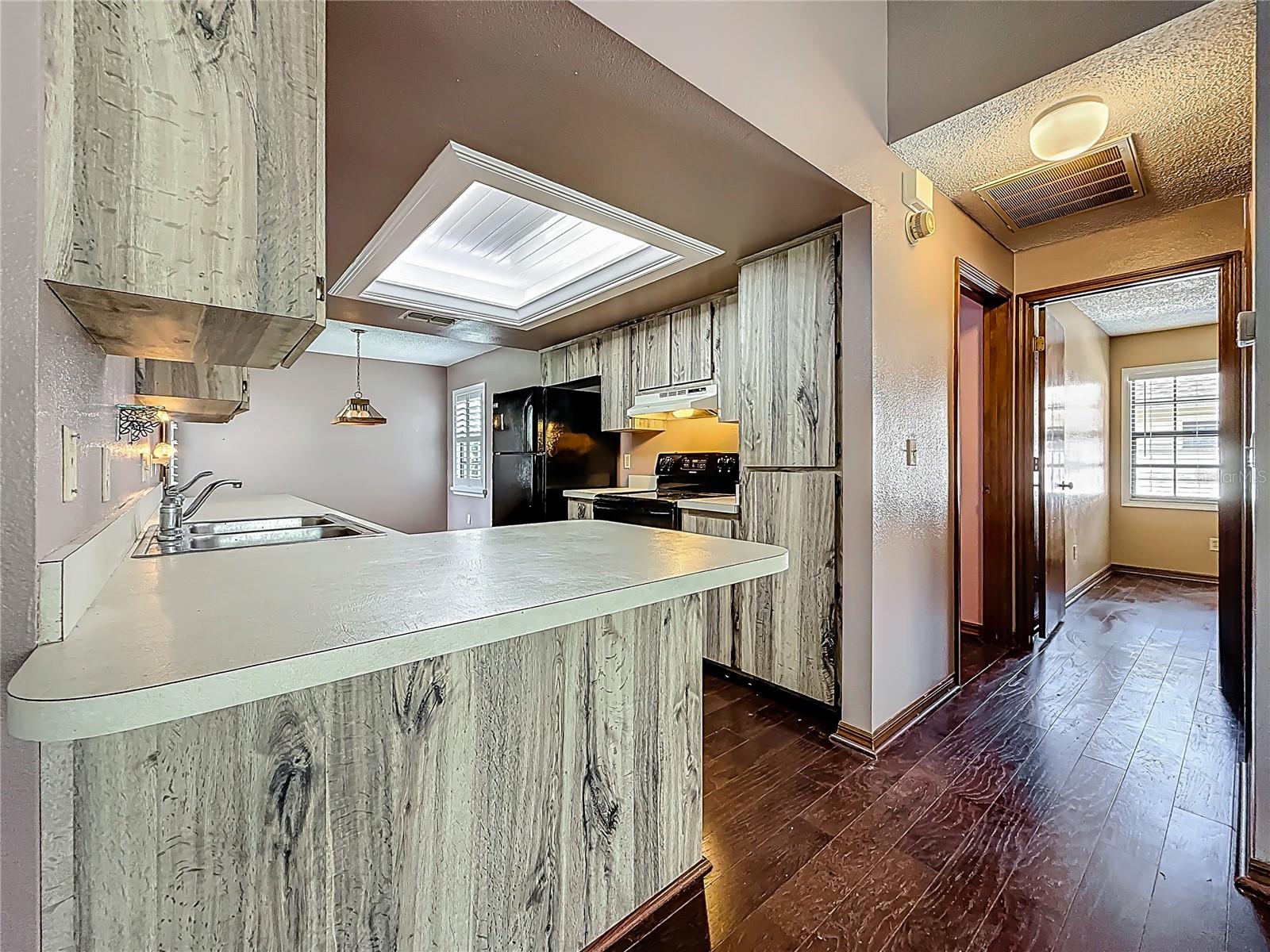 1822 TALL PINES DR, LARGO, FL, 33771