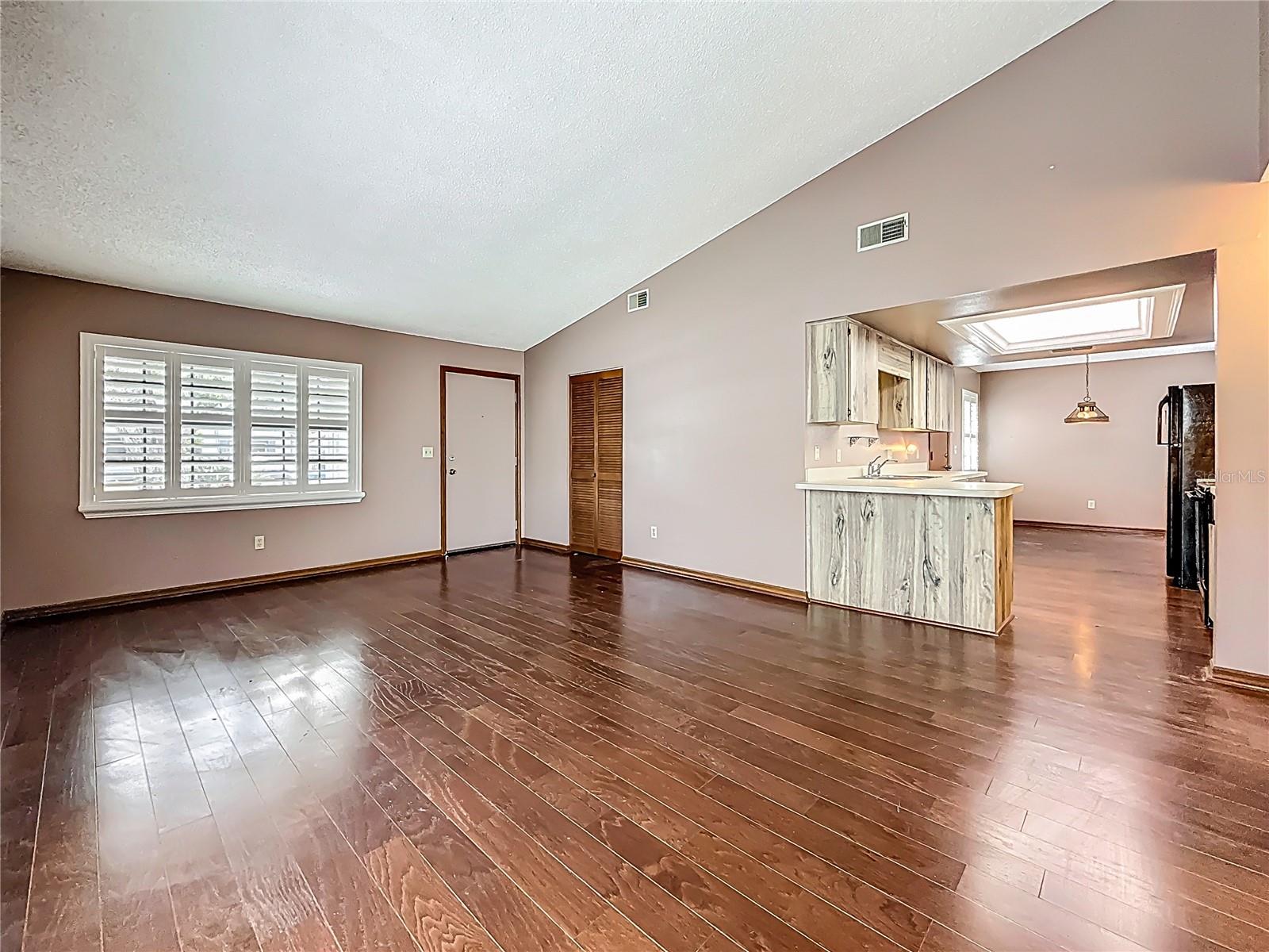 1822 TALL PINES DR, LARGO, FL, 33771