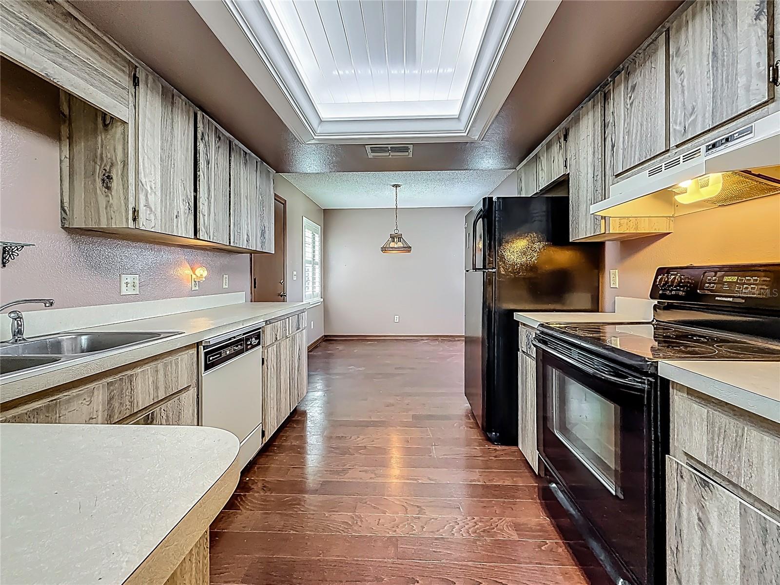 1822 TALL PINES DR, LARGO, FL, 33771