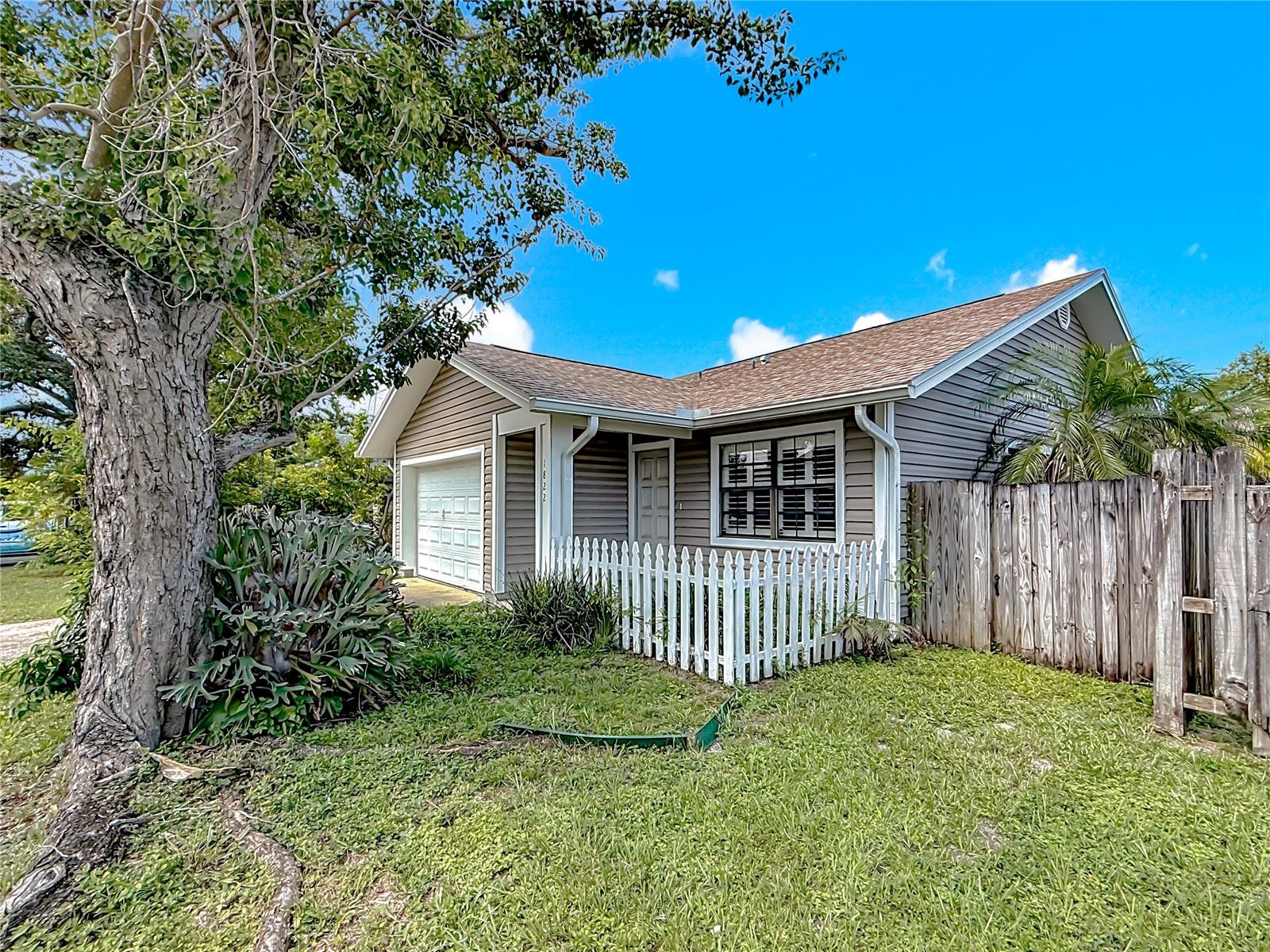 1822 TALL PINES DR, LARGO, FL, 33771