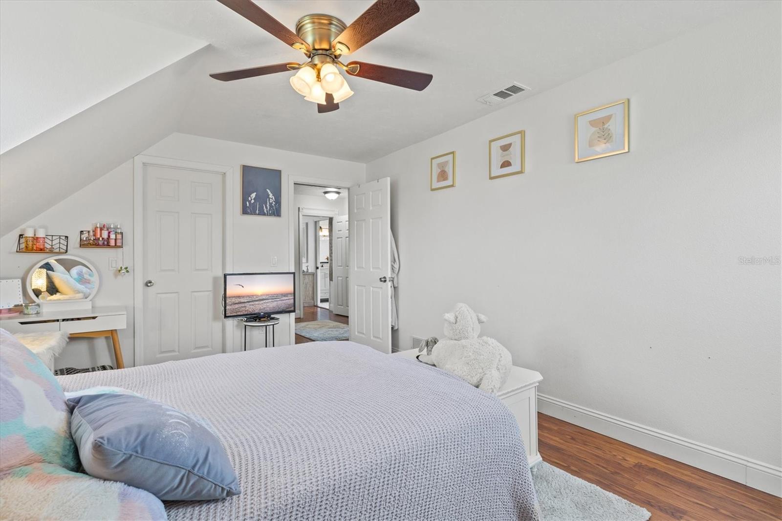 A4658570 Property Photo