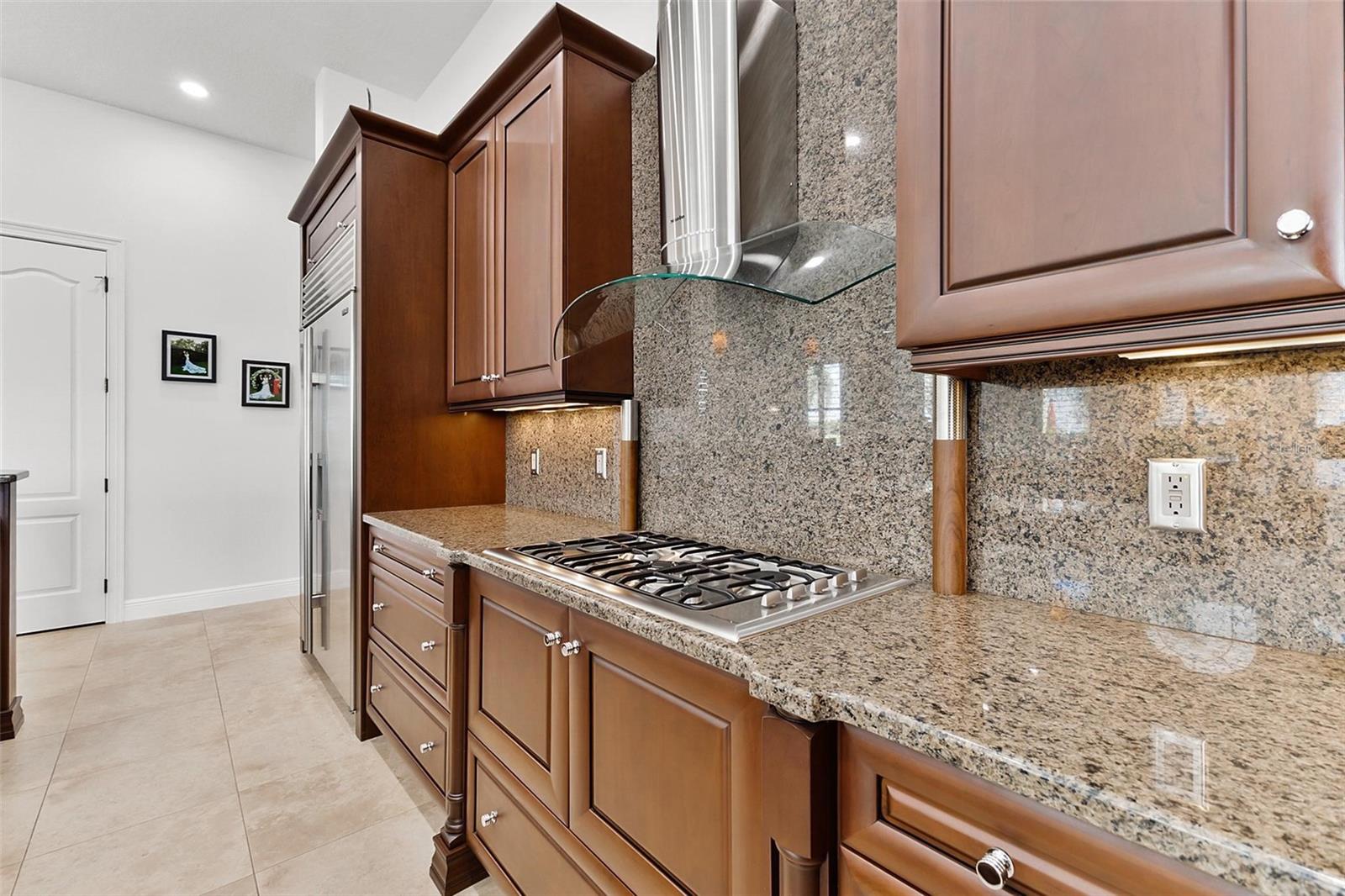 V4943735 Property Photo