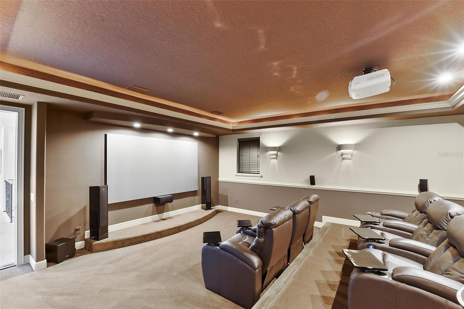 V4943735 Property Photo