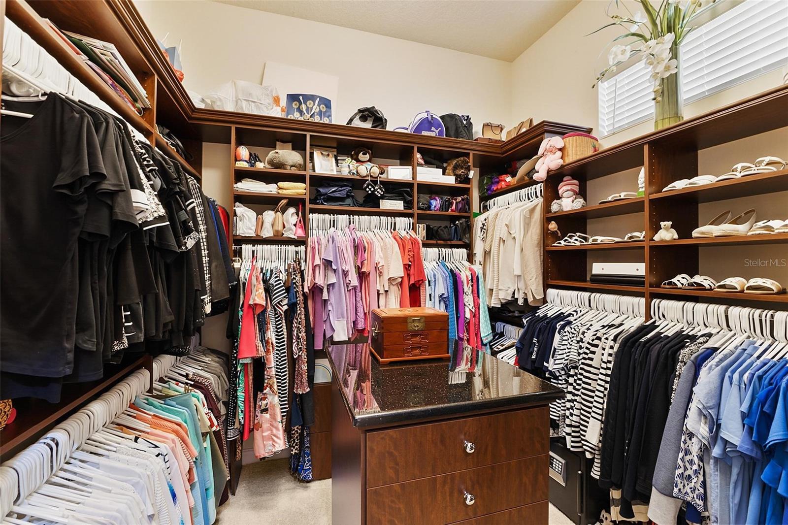 V4943735 Property Photo