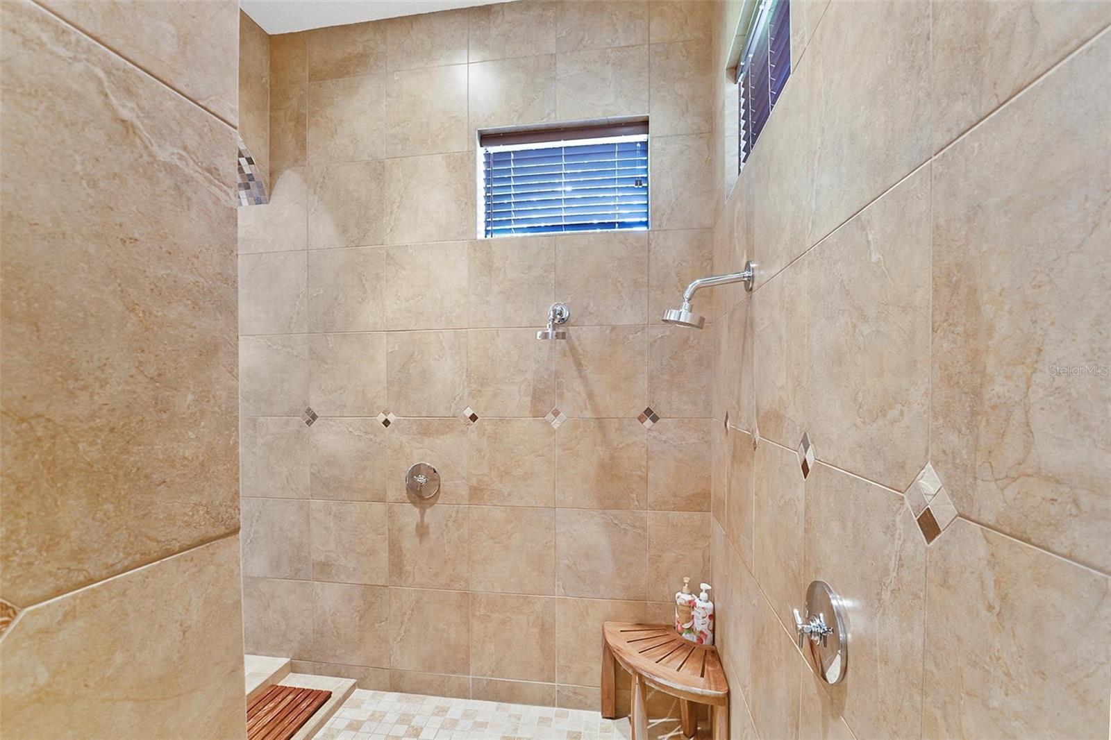 V4943735 Property Photo