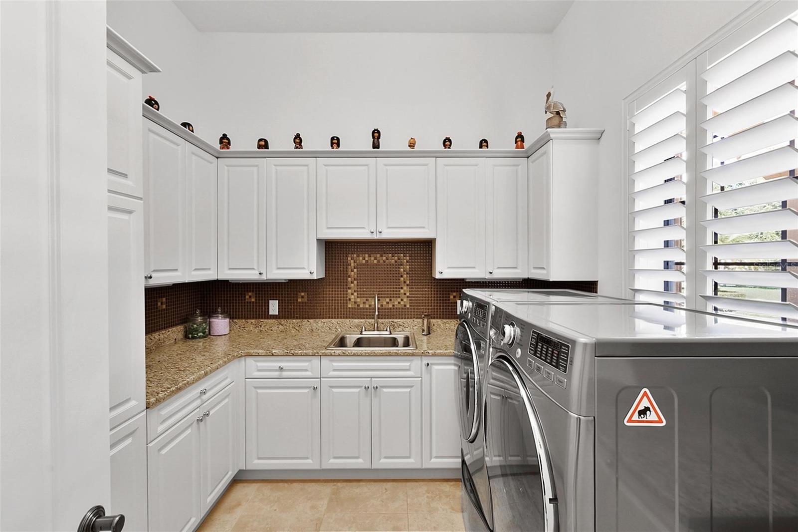 V4943735 Property Photo