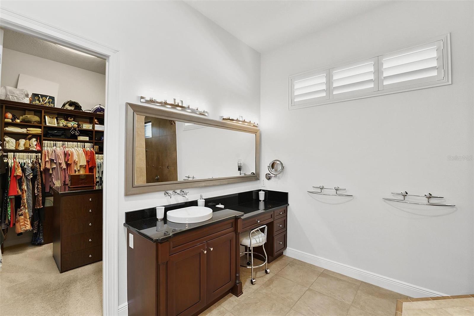 V4943735 Property Photo