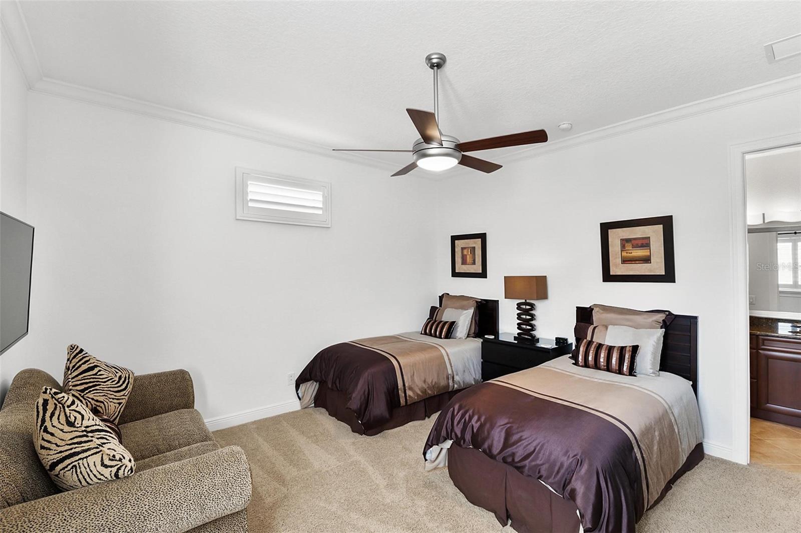 V4943735 Property Photo