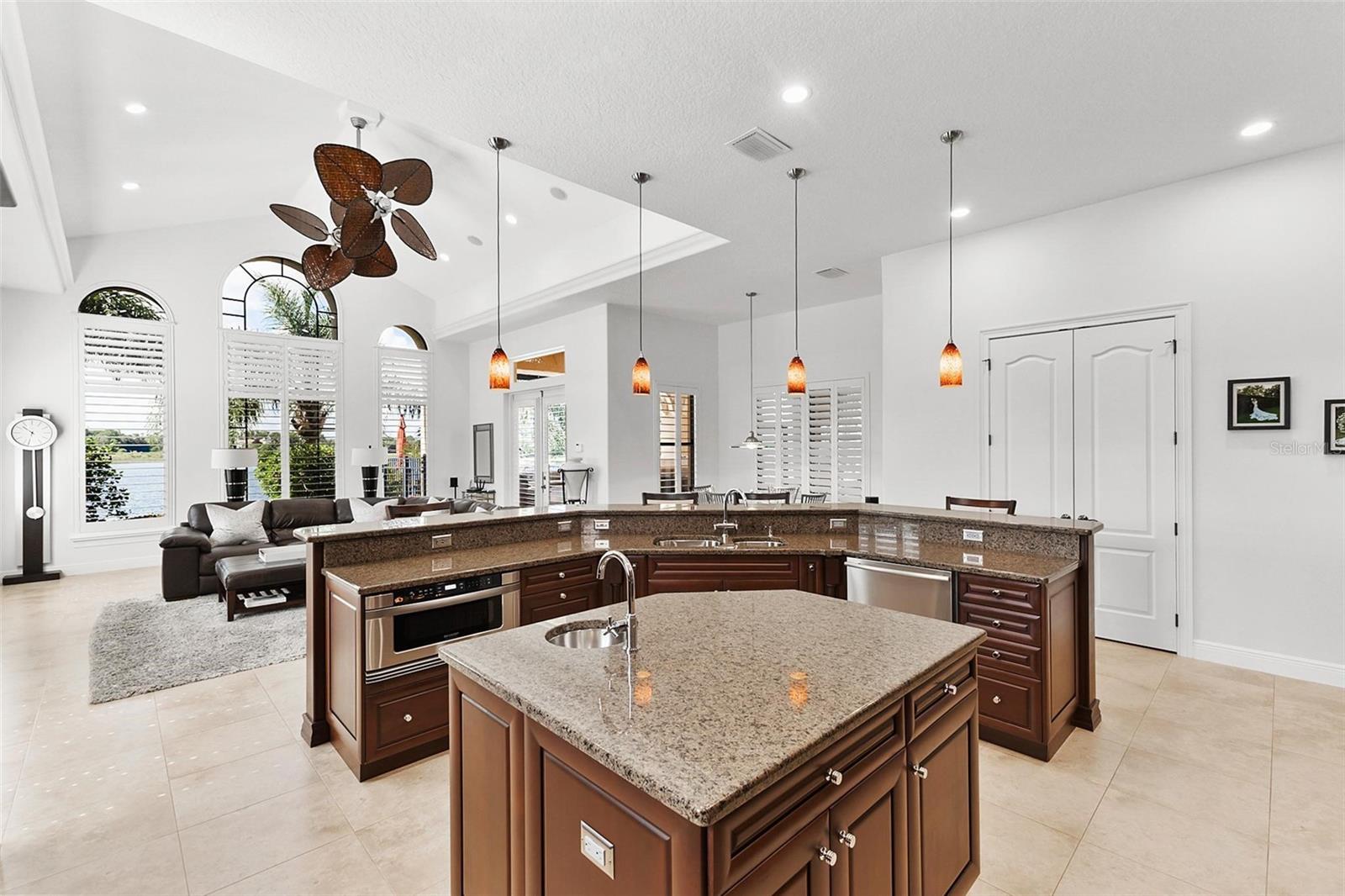 V4943735 Property Photo