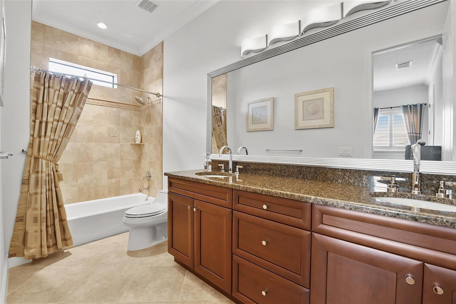 V4943735 Property Photo