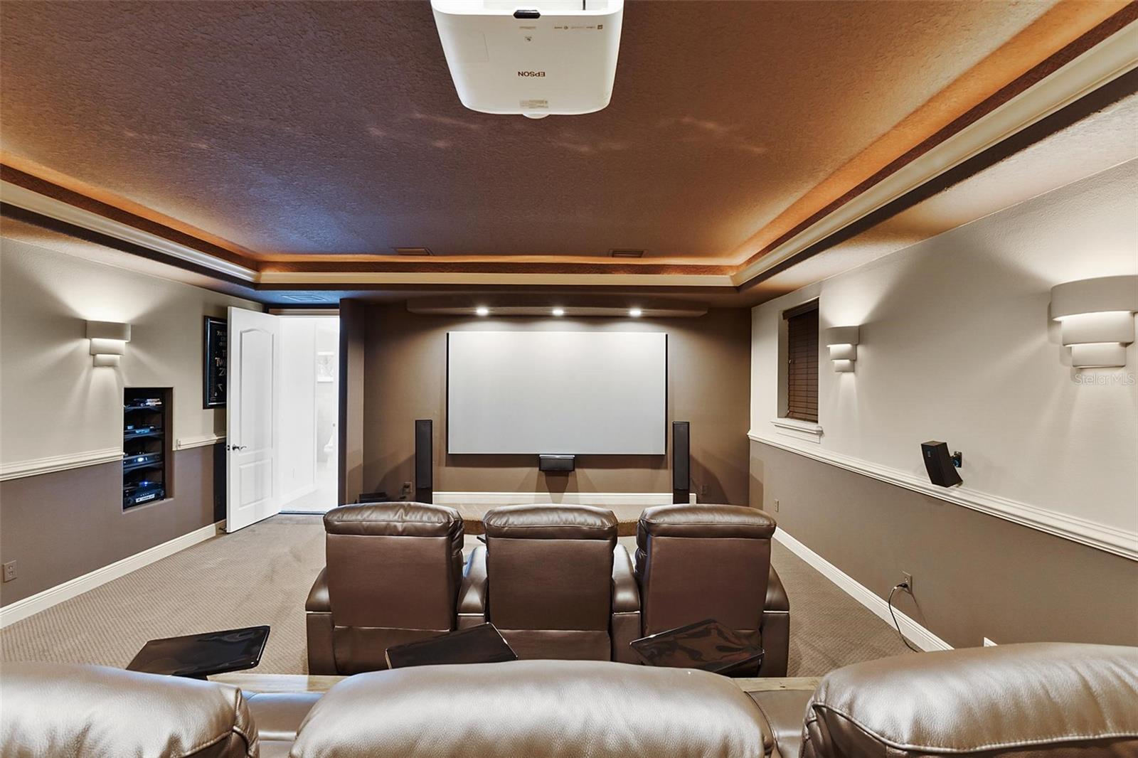 V4943735 Property Photo