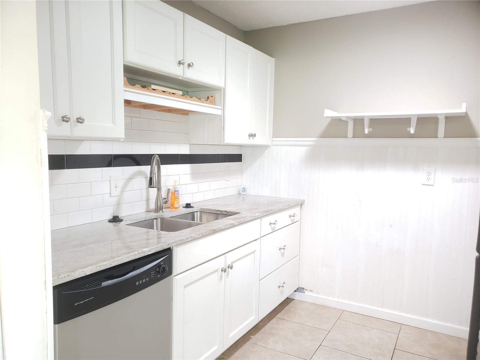 2227 GRENADIER DR #140, SUN CITY CENTER, FL, 33573