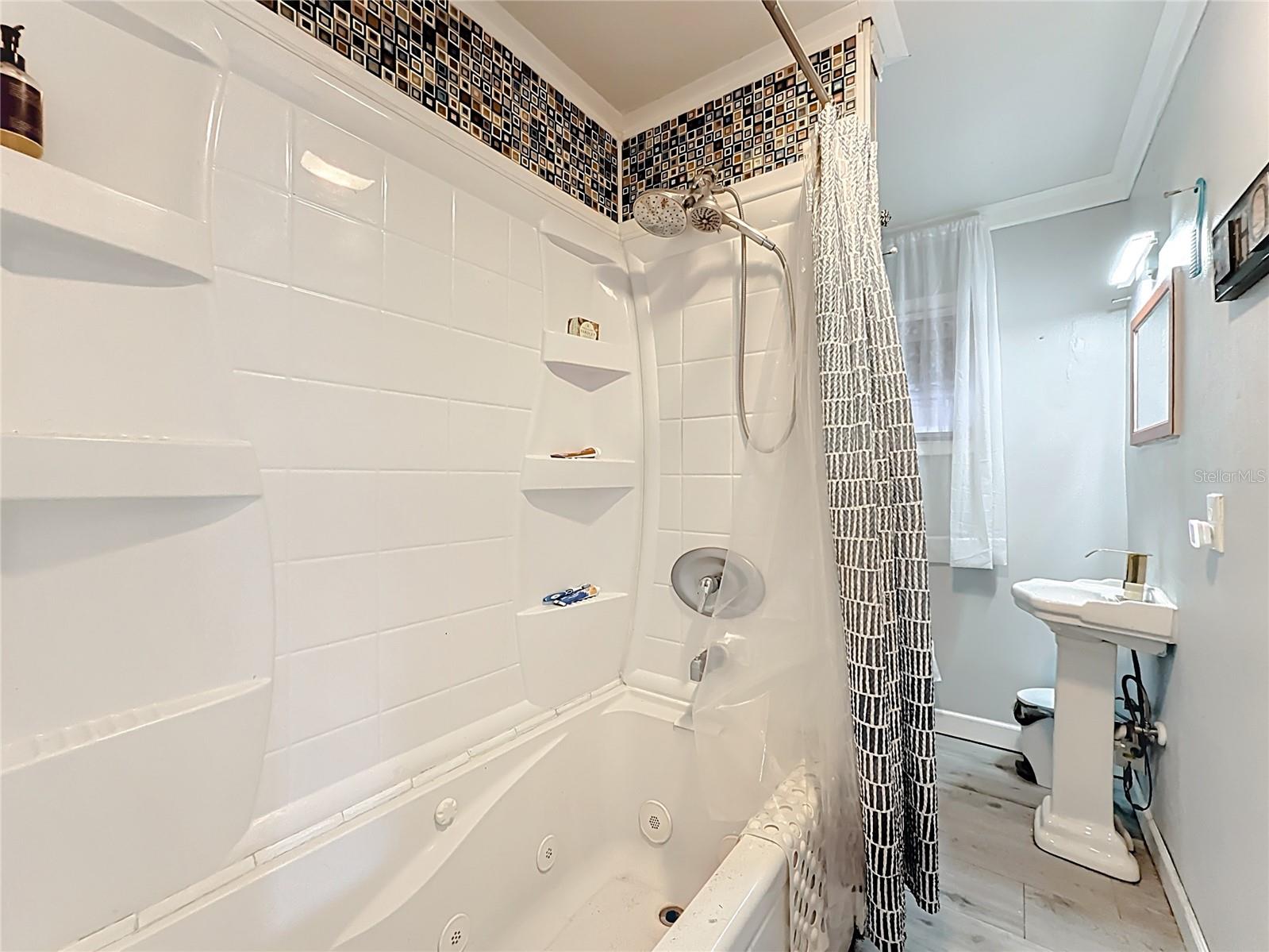 230 S EMBREY DR, CASSELBERRY, FL, 32707