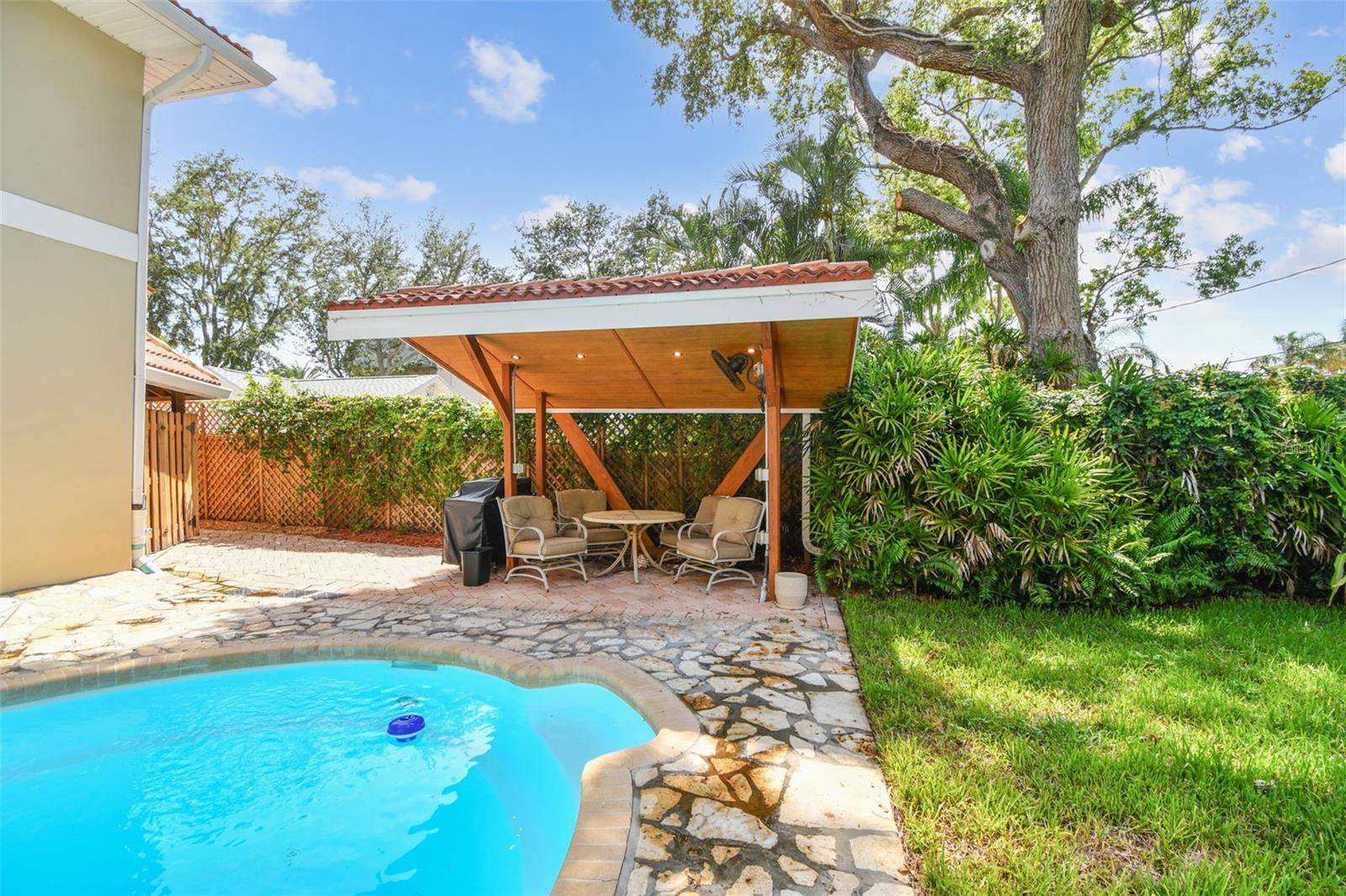 1020 CHARLES ST, CLEARWATER, FL, 33755