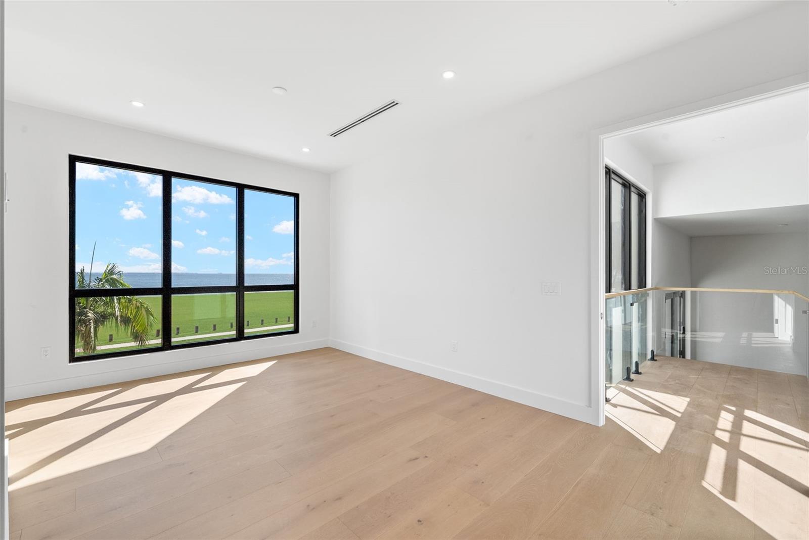 TB8406282 Property Photo