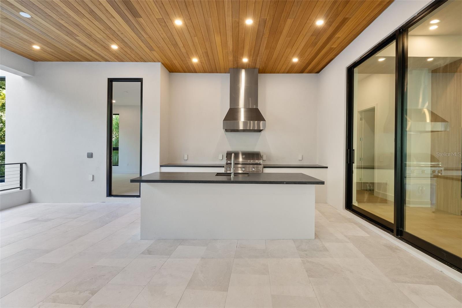 TB8406282 Property Photo