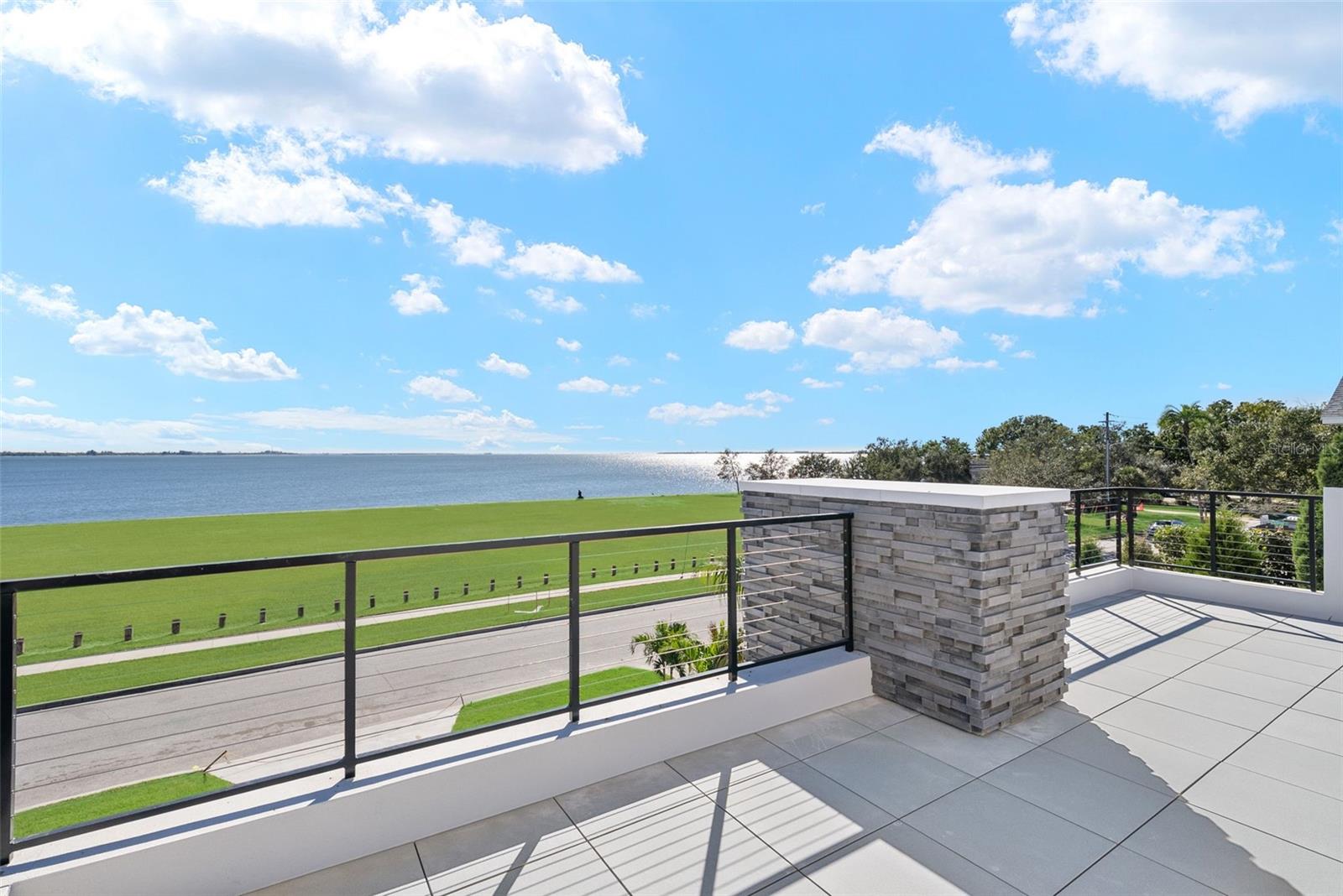 TB8406282 Property Photo