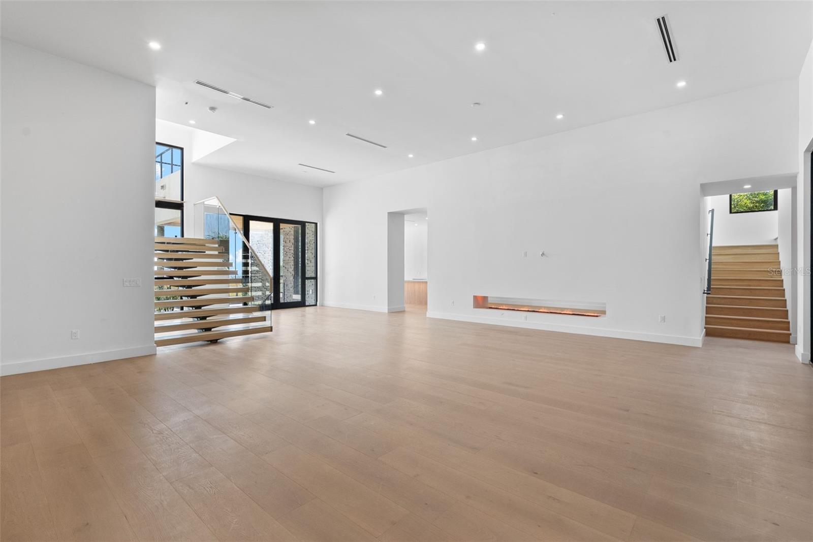 TB8406282 Property Photo