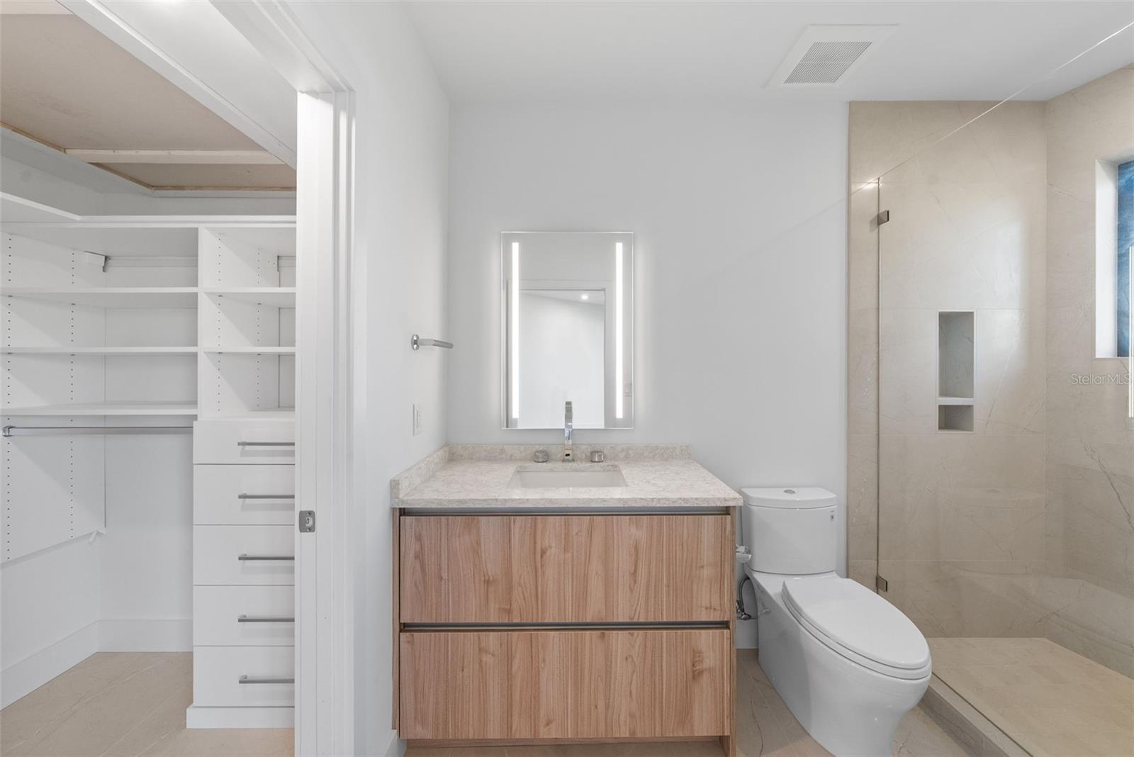 TB8406282 Property Photo