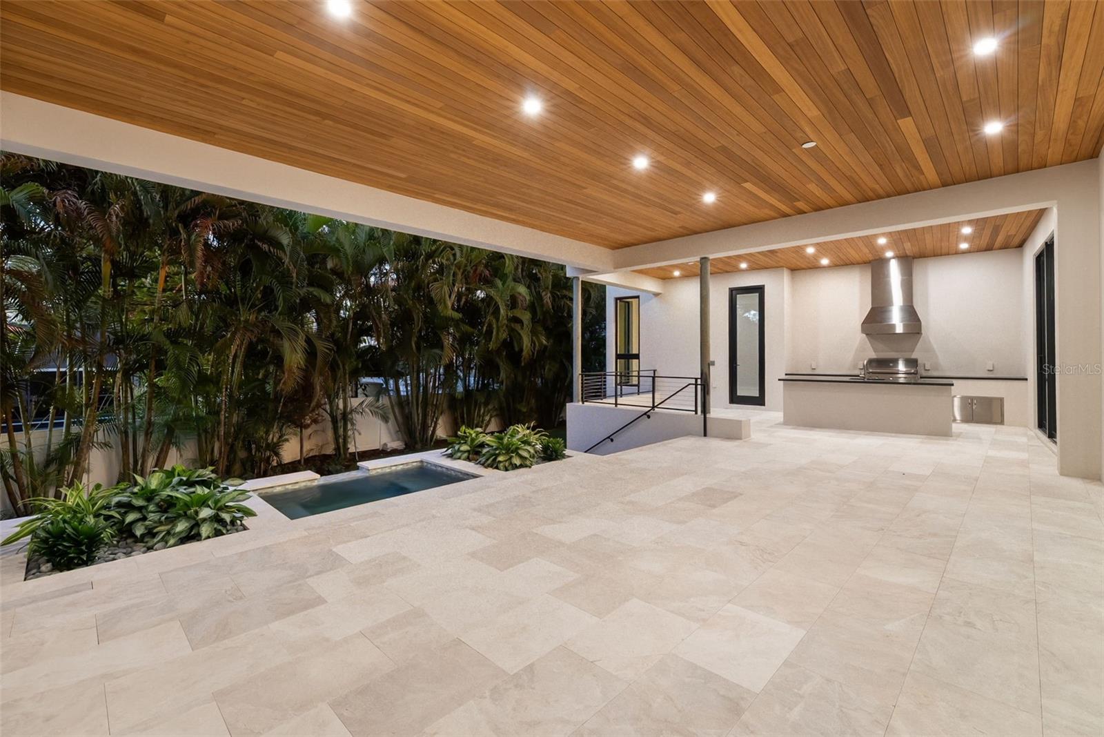 TB8406282 Property Photo