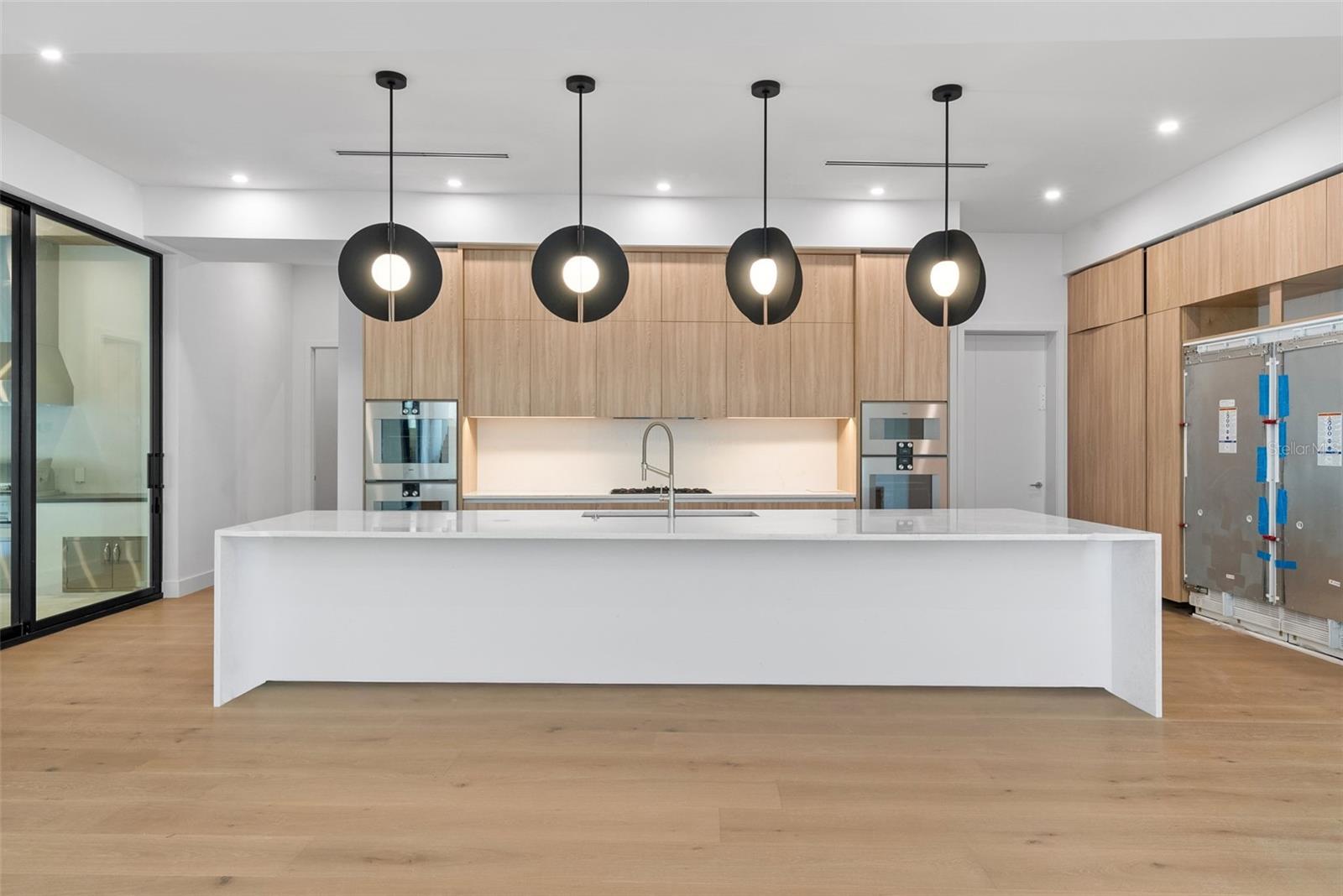 TB8406282 Property Photo