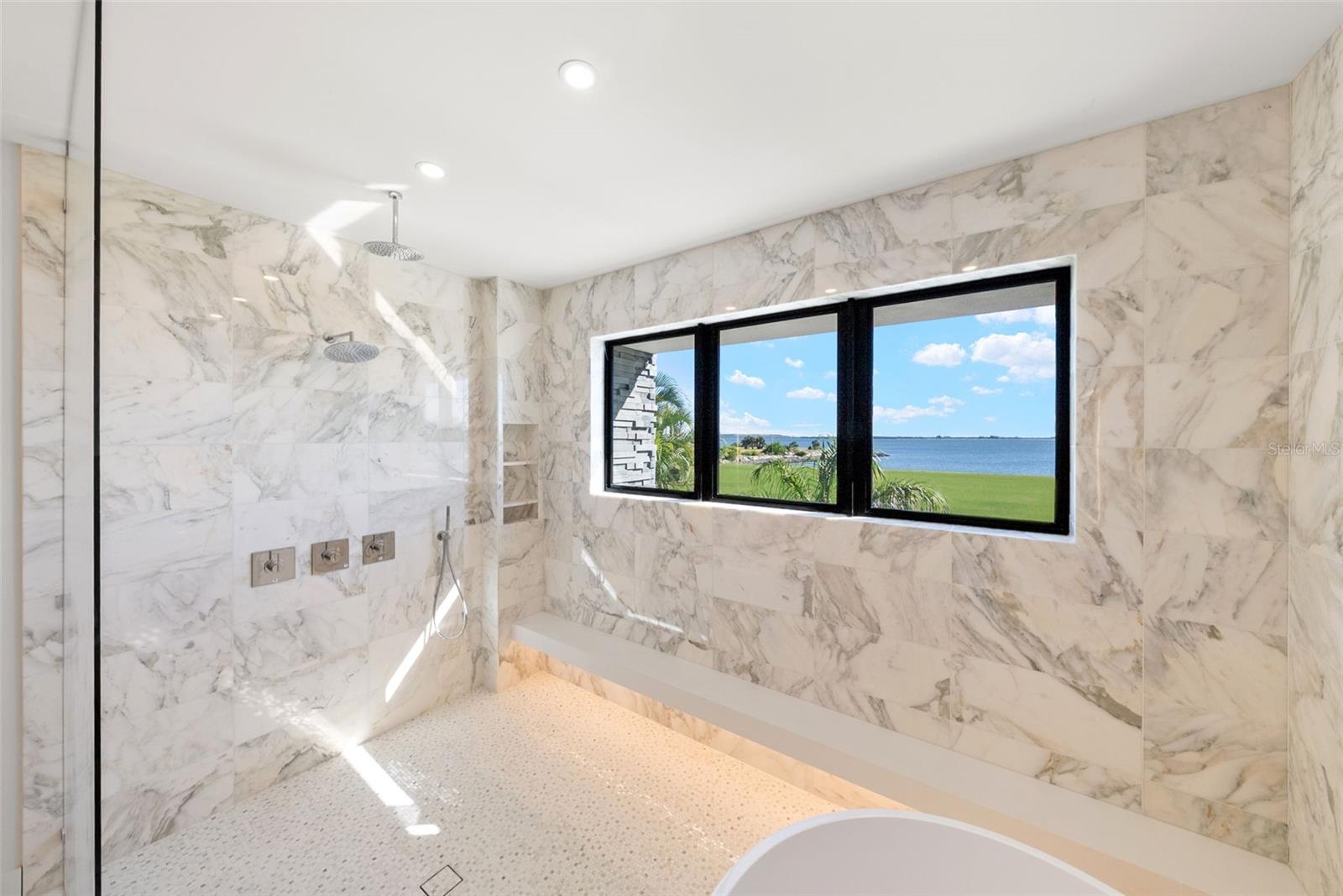 TB8406282 Property Photo