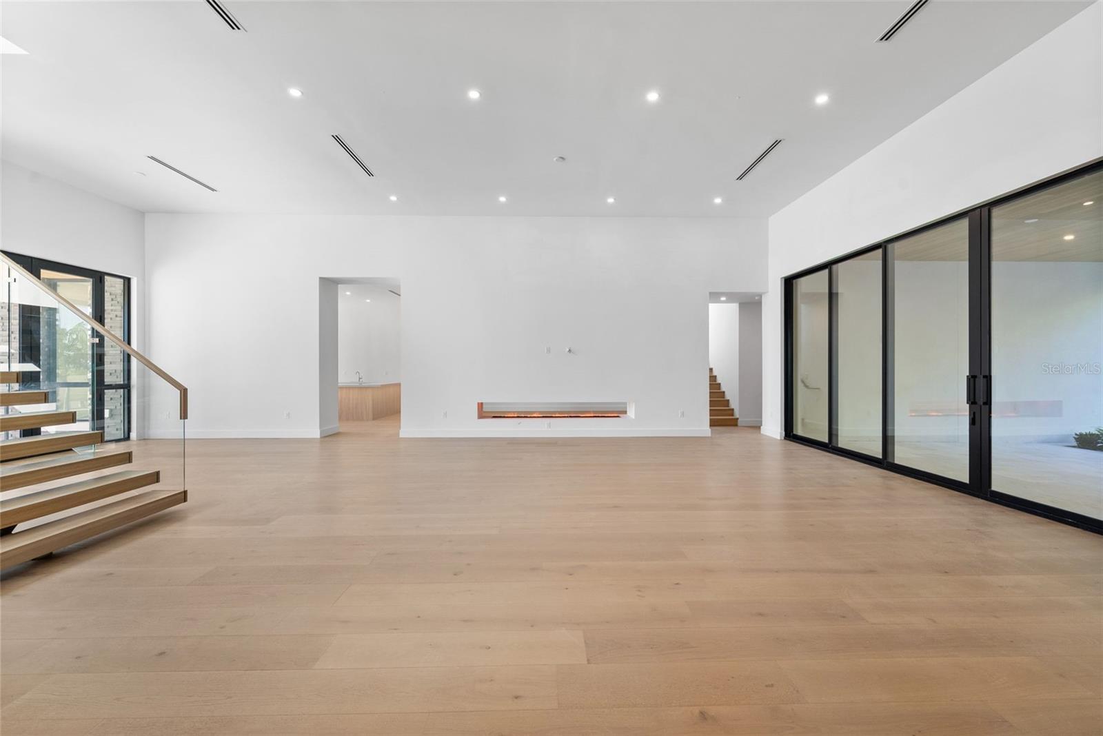 TB8406282 Property Photo