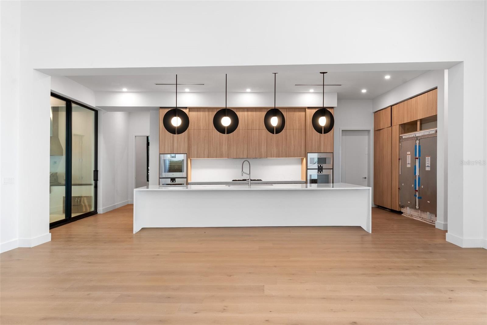 TB8406282 Property Photo