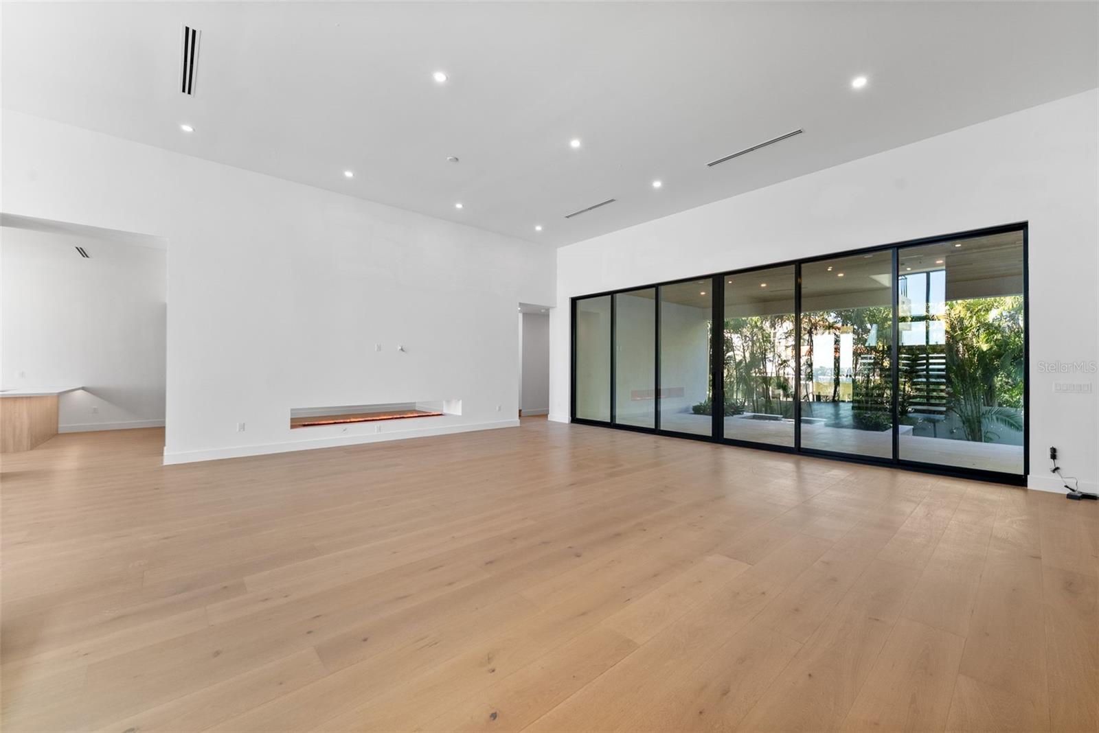 TB8406282 Property Photo