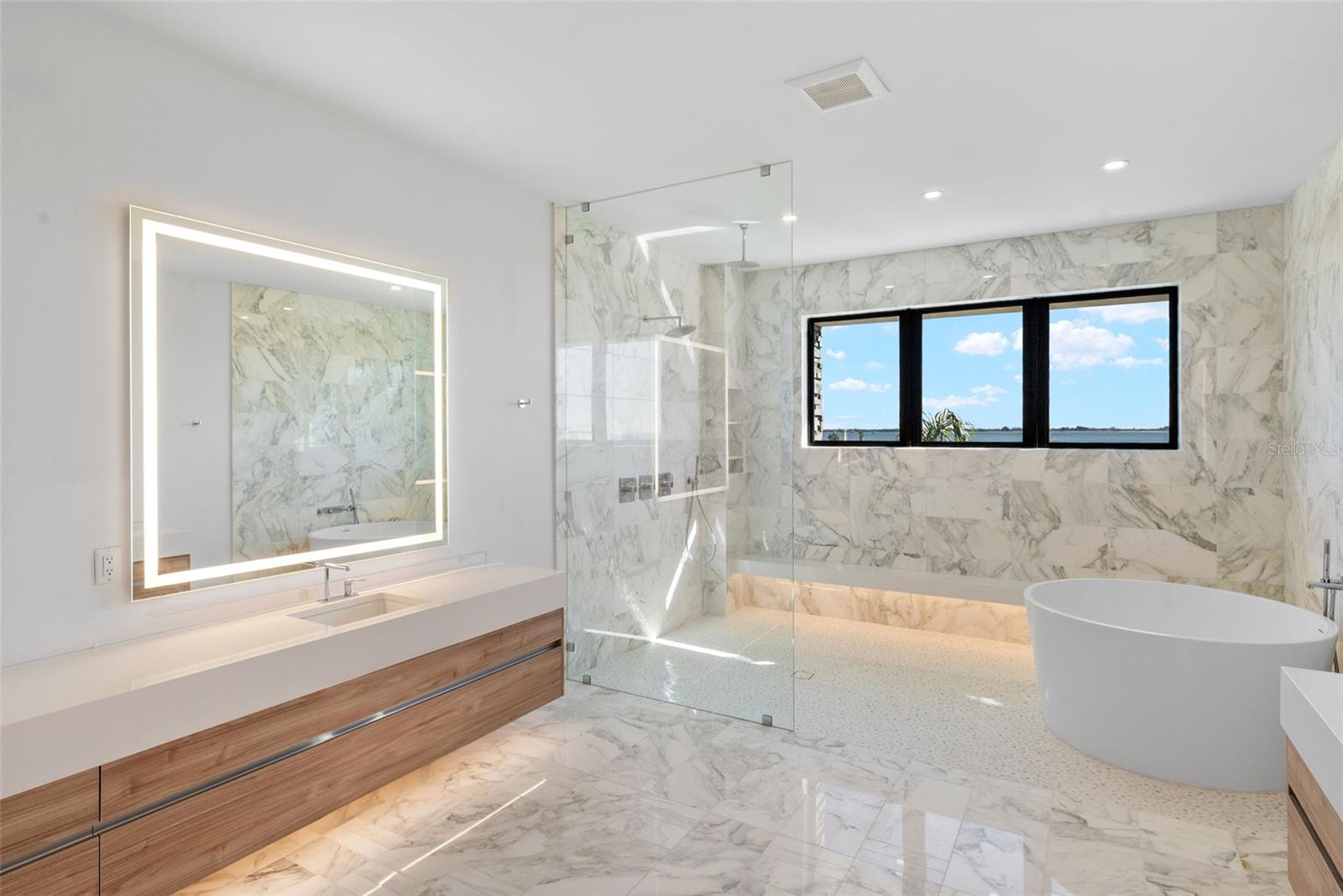 TB8406282 Property Photo