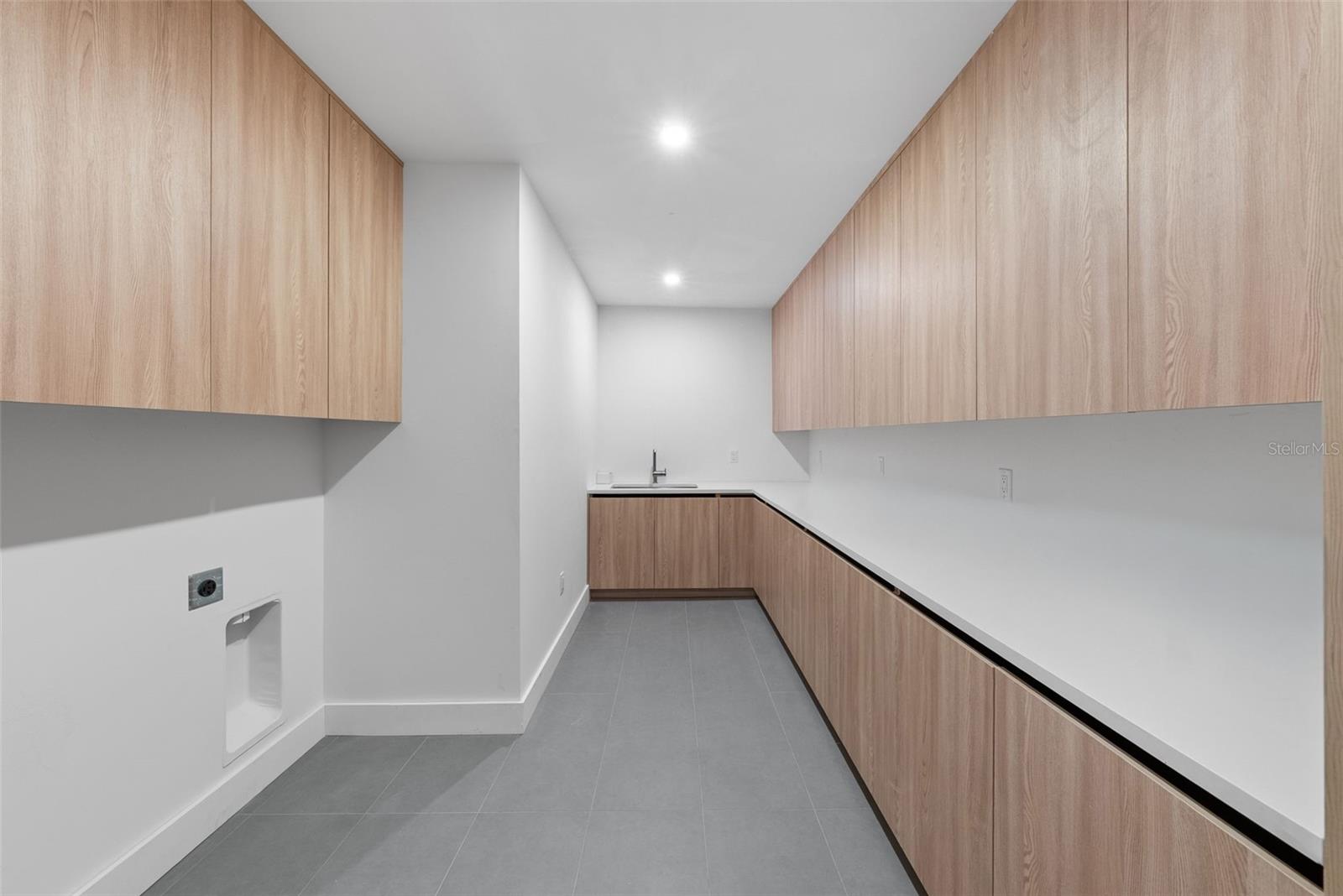 TB8406282 Property Photo