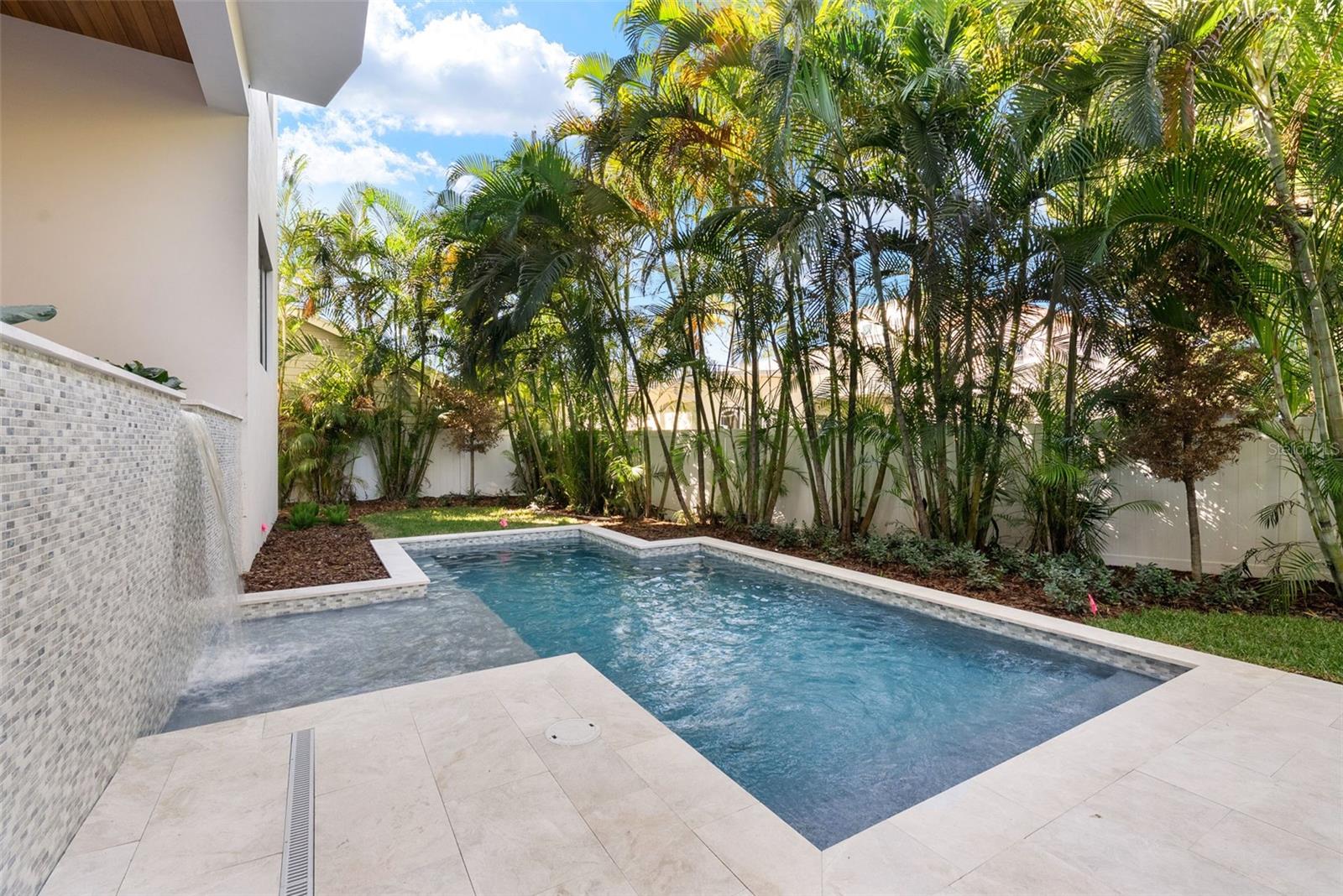 TB8406282 Property Photo