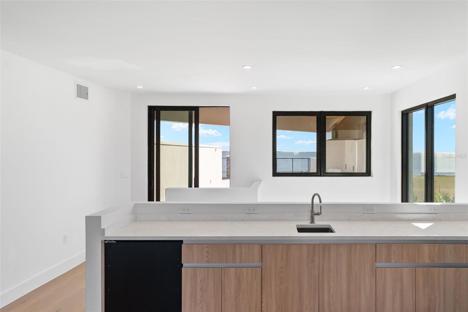 TB8406282 Property Photo