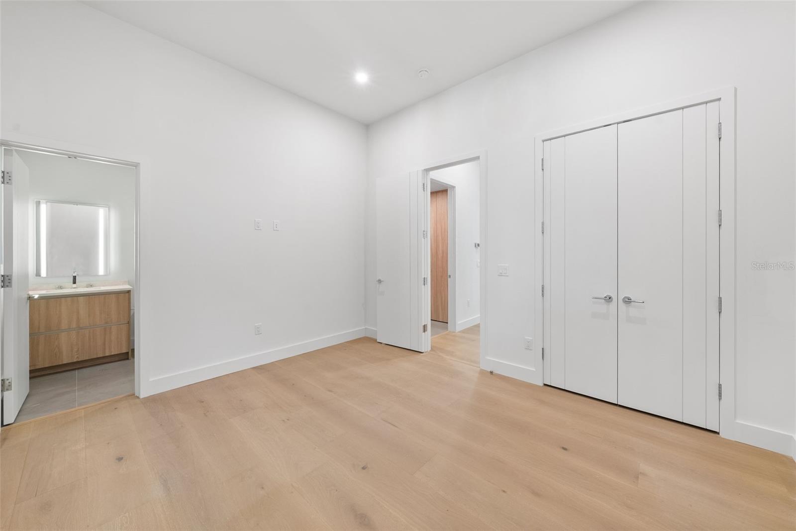 TB8406282 Property Photo