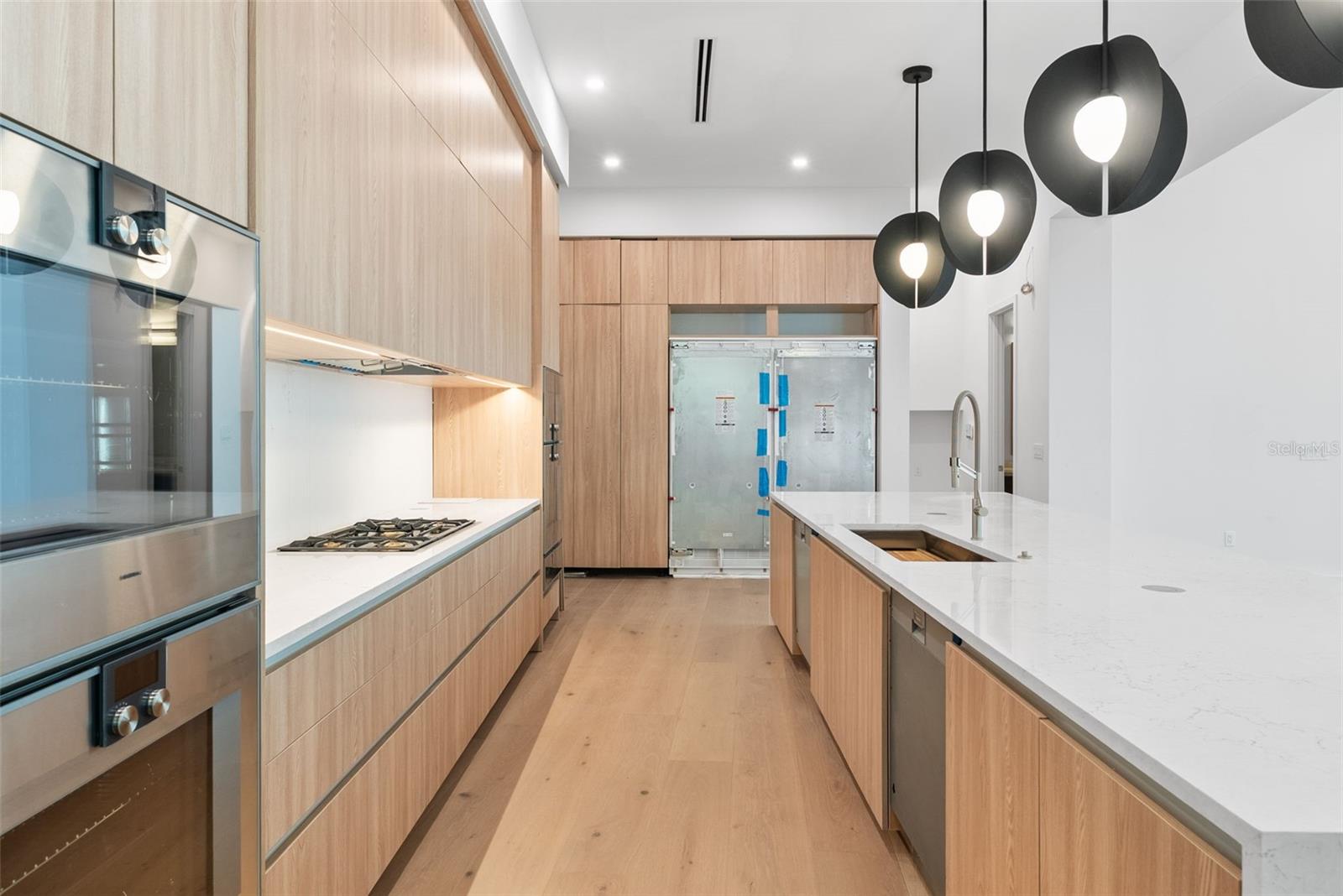 TB8406282 Property Photo