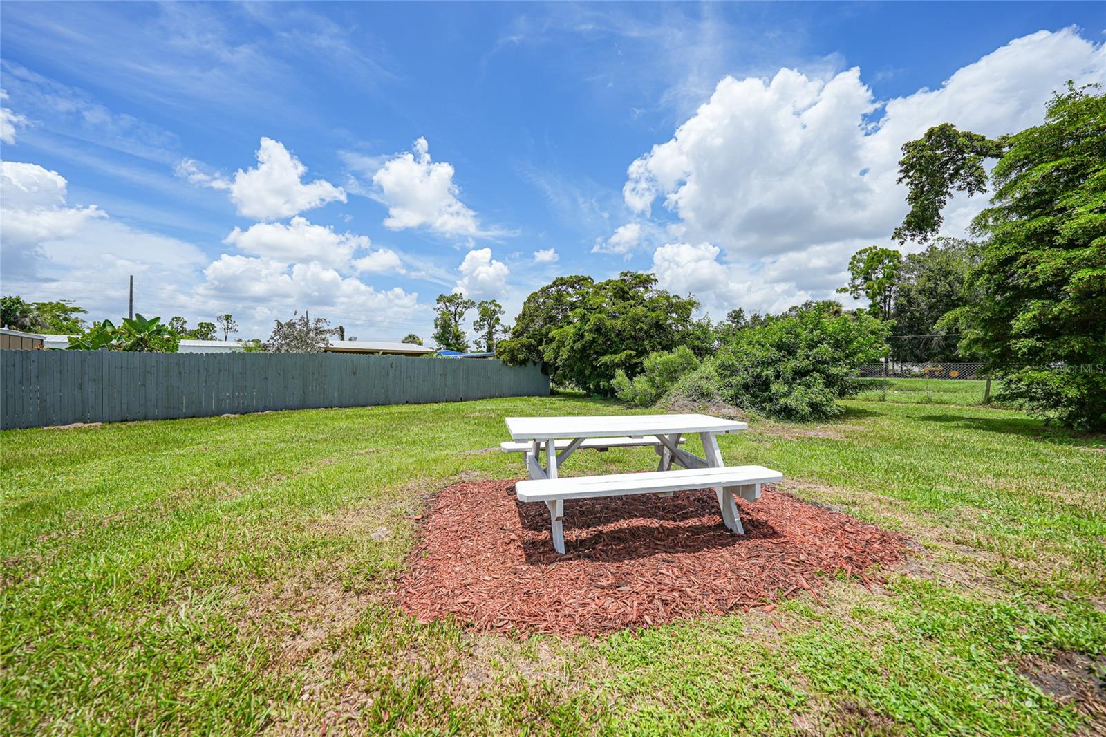 C7512298 Property Photo