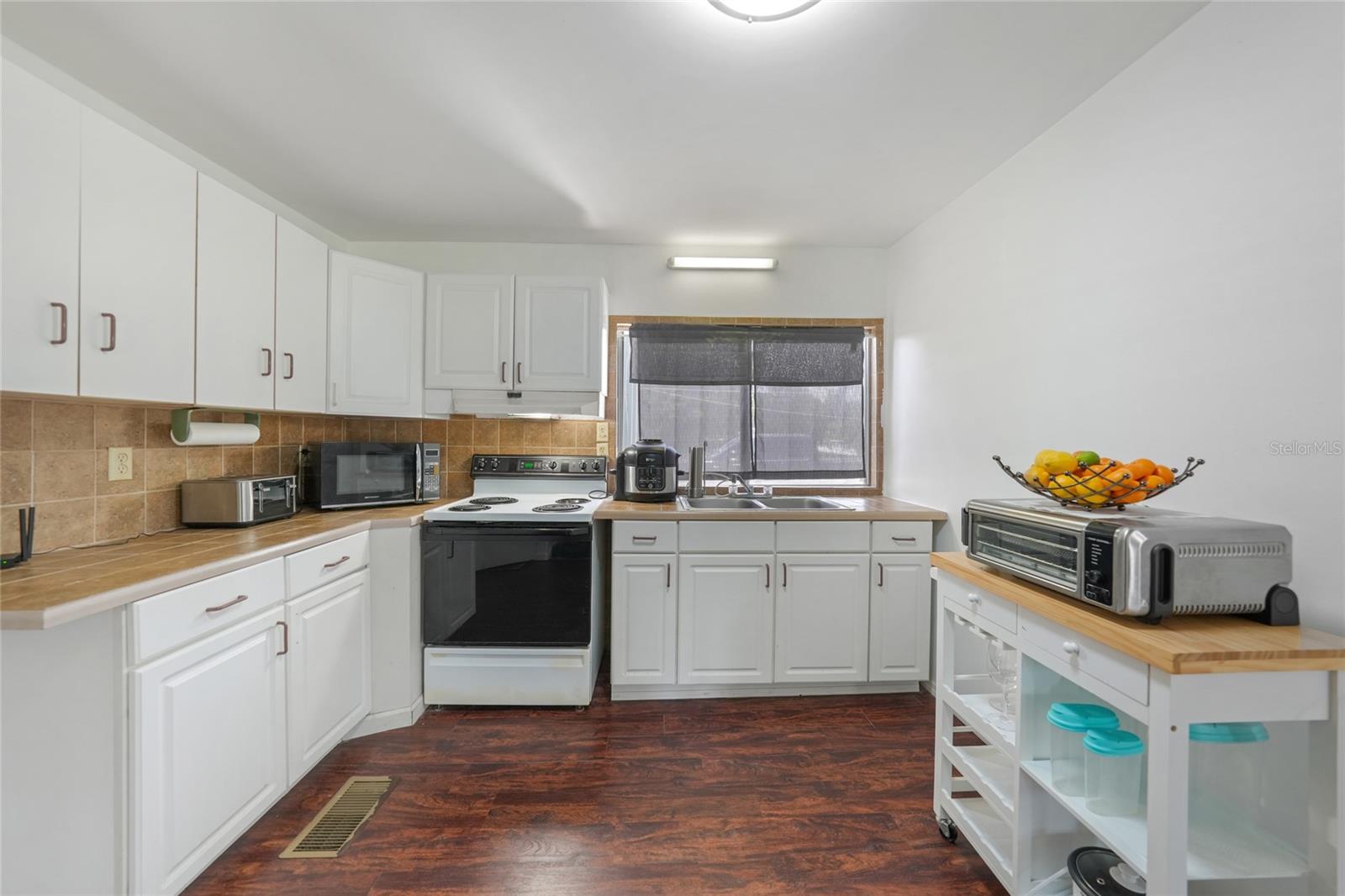 C7512298 Property Photo