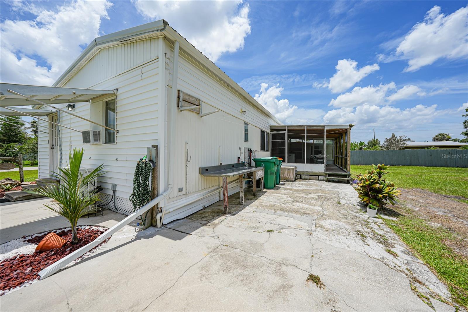 C7512298 Property Photo